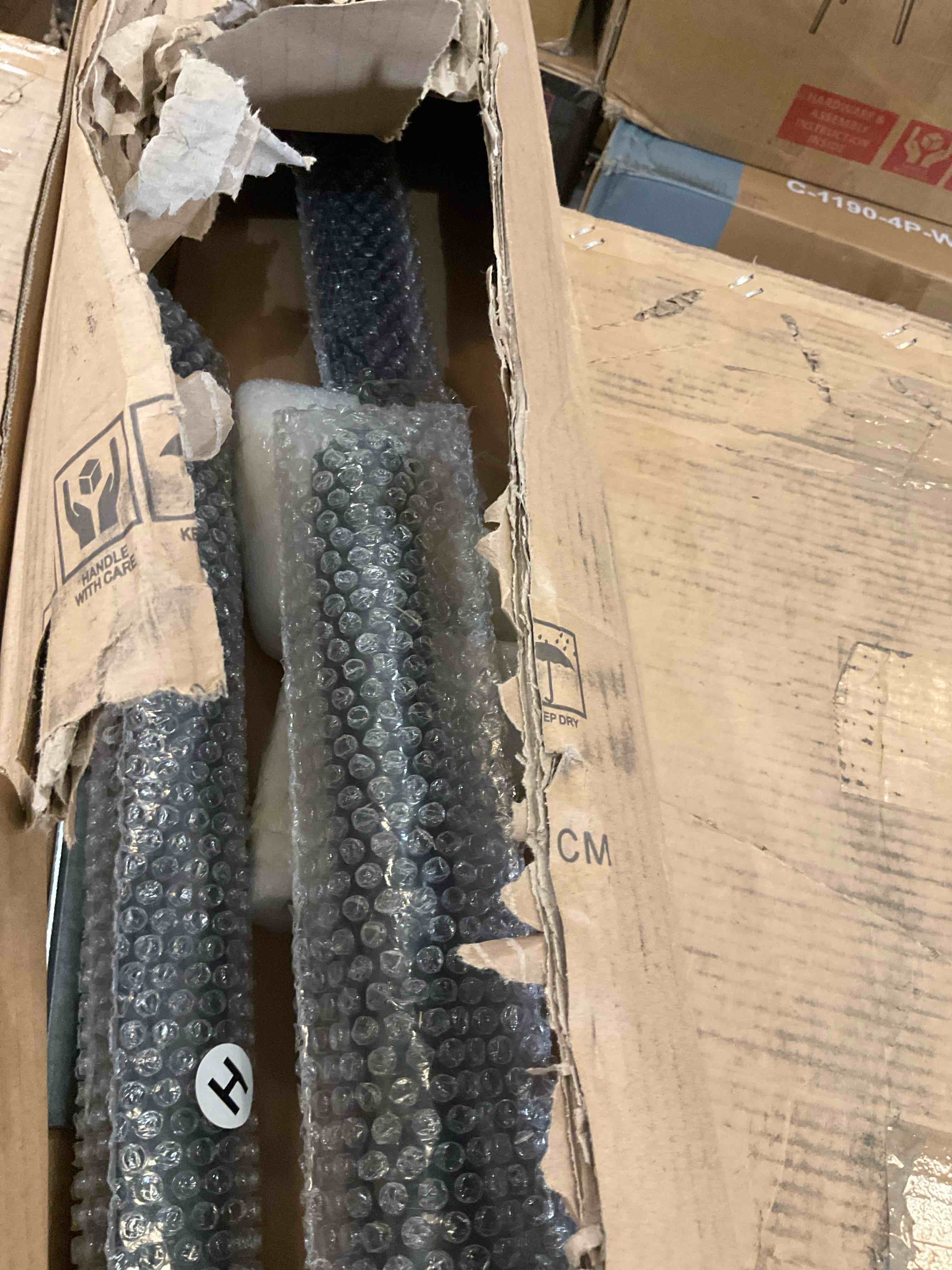 https://s3.amazonaws.com/lotting-images-prod/bidfta/PPE2568241_1745850276420.jpeg