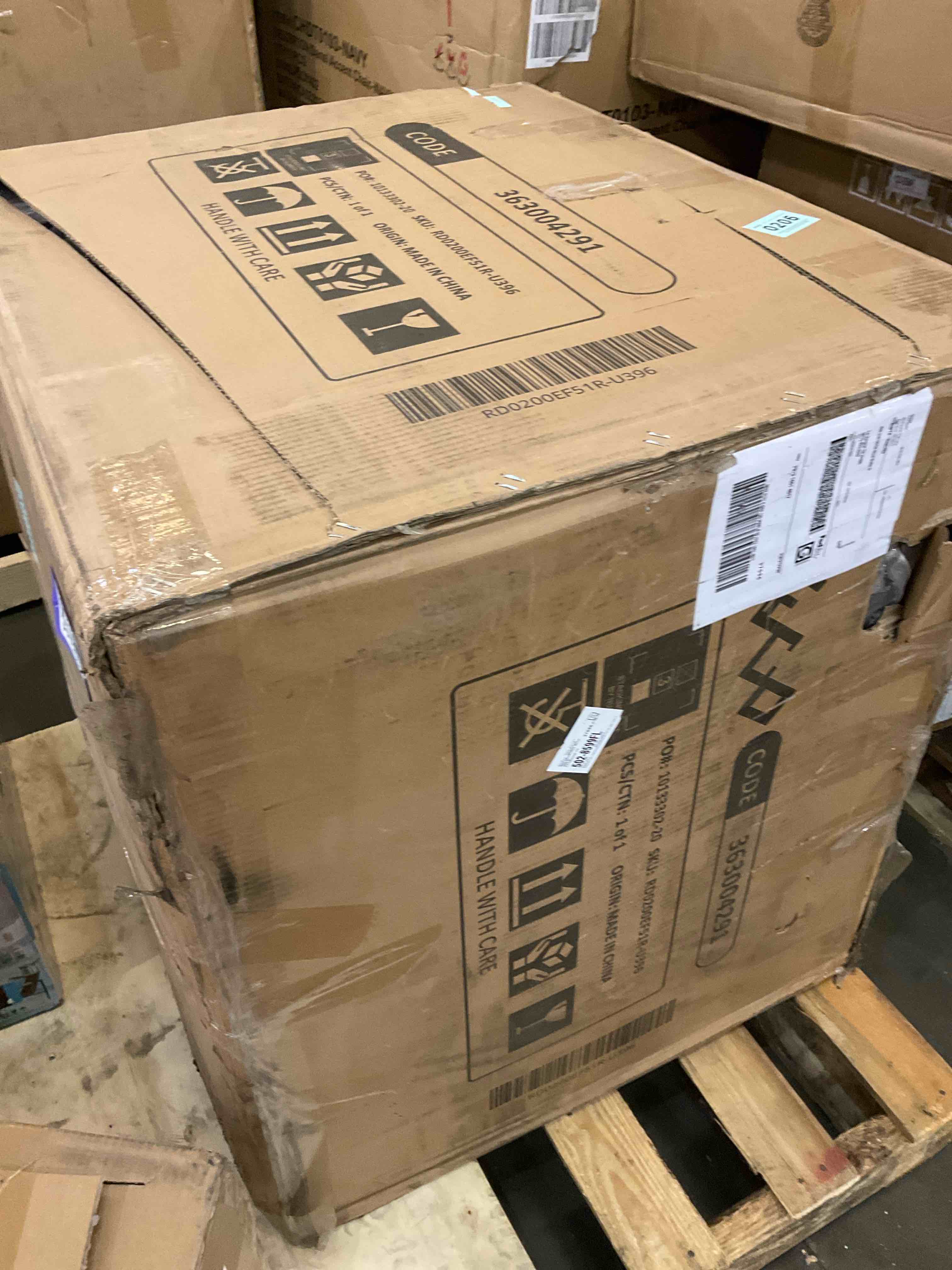 https://s3.amazonaws.com/lotting-images-prod/bidfta/PPE2568798_1746199395565.jpeg