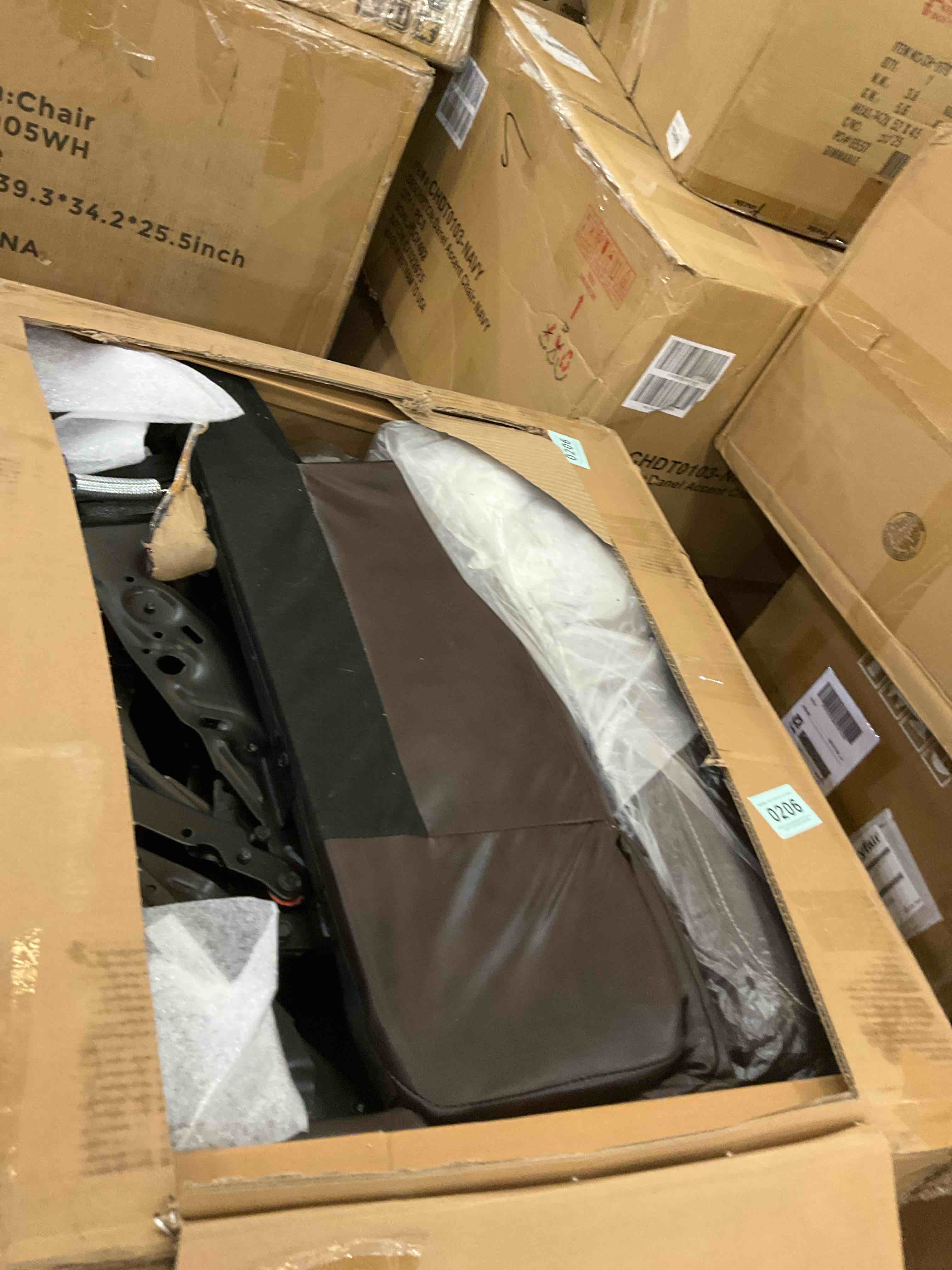 https://s3.amazonaws.com/lotting-images-prod/bidfta/PPE2568798_1746199401258.jpeg