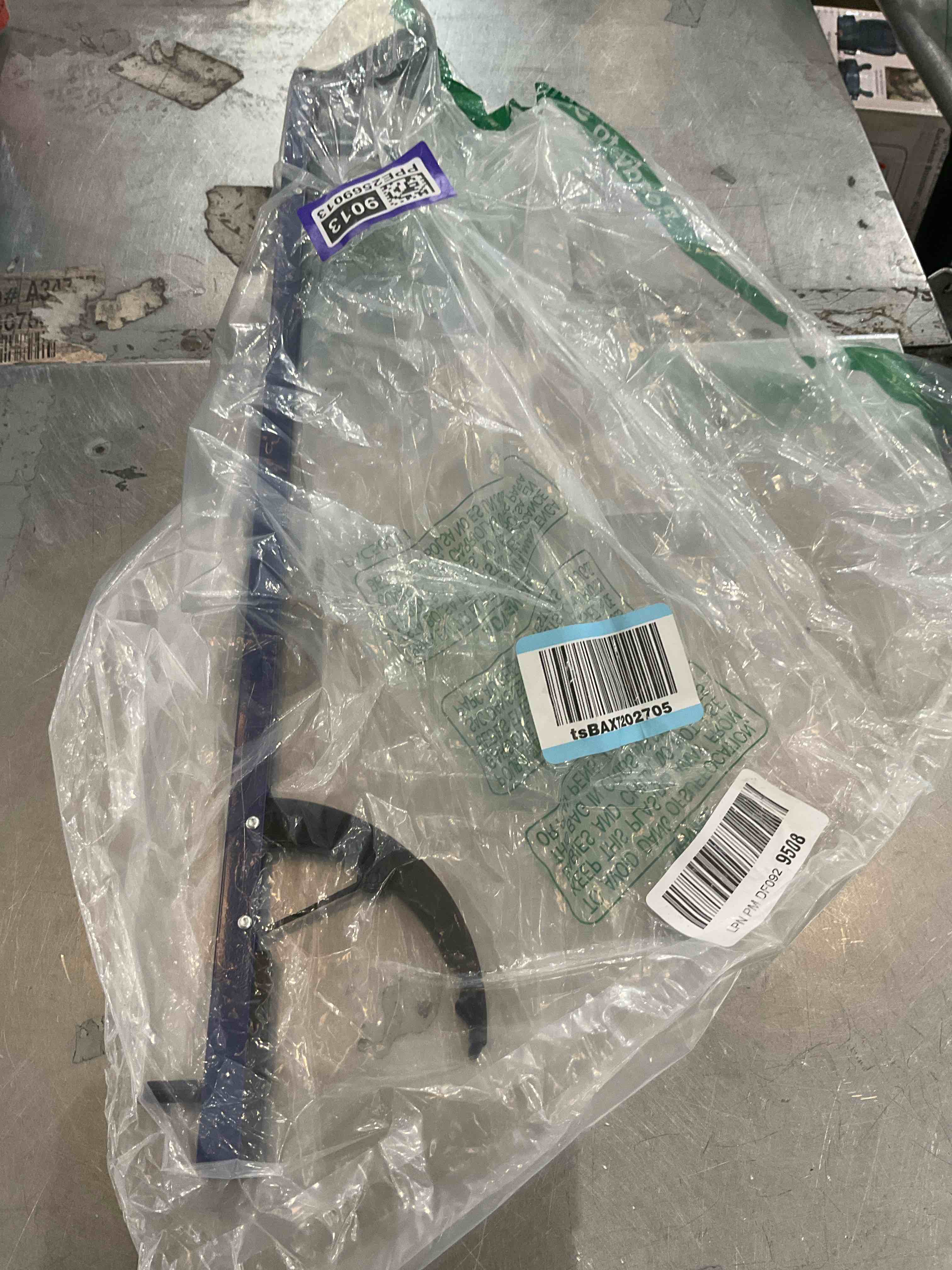 https://s3.amazonaws.com/lotting-images-prod/bidfta/PPE2569013_1744818191766.jpeg