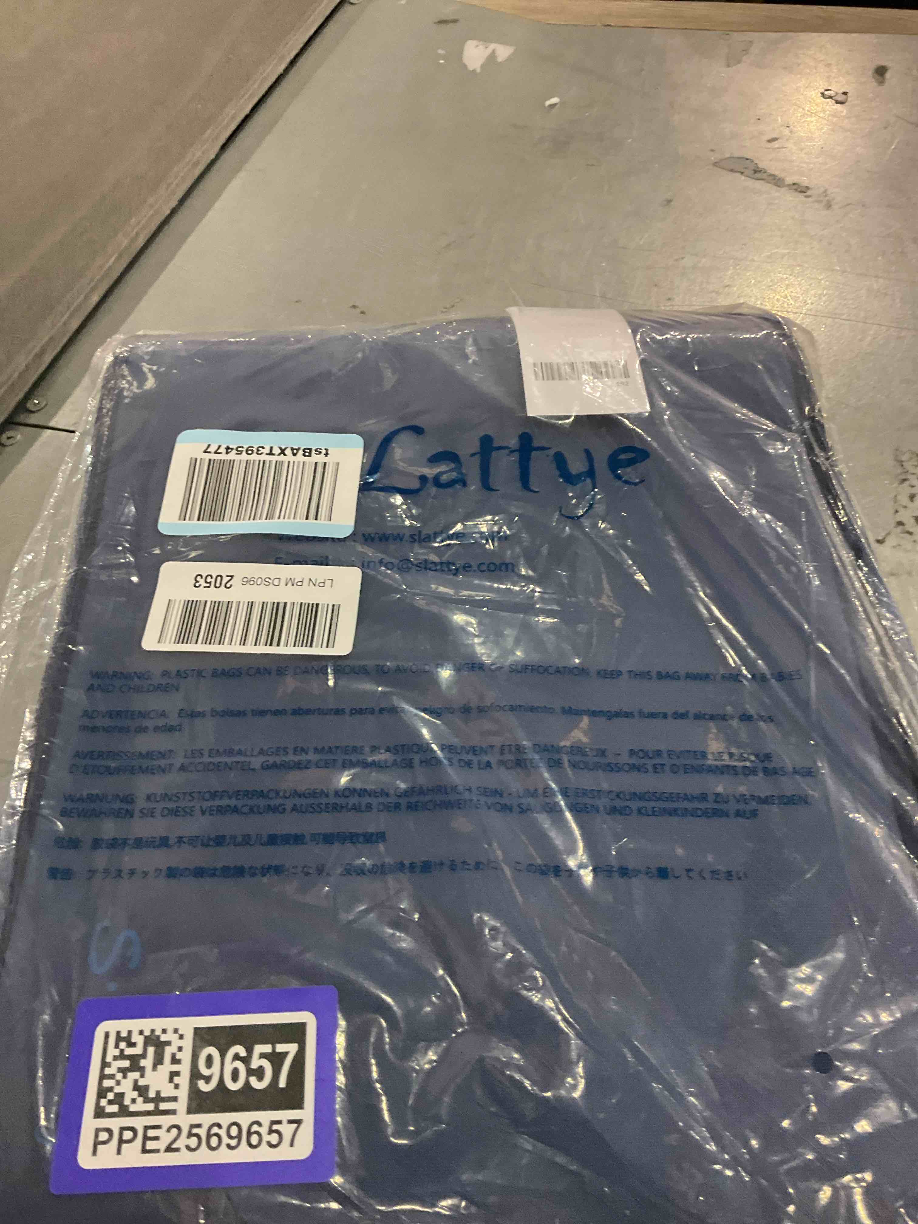 https://s3.amazonaws.com/lotting-images-prod/bidfta/PPE2569657_1744893836809.jpeg
