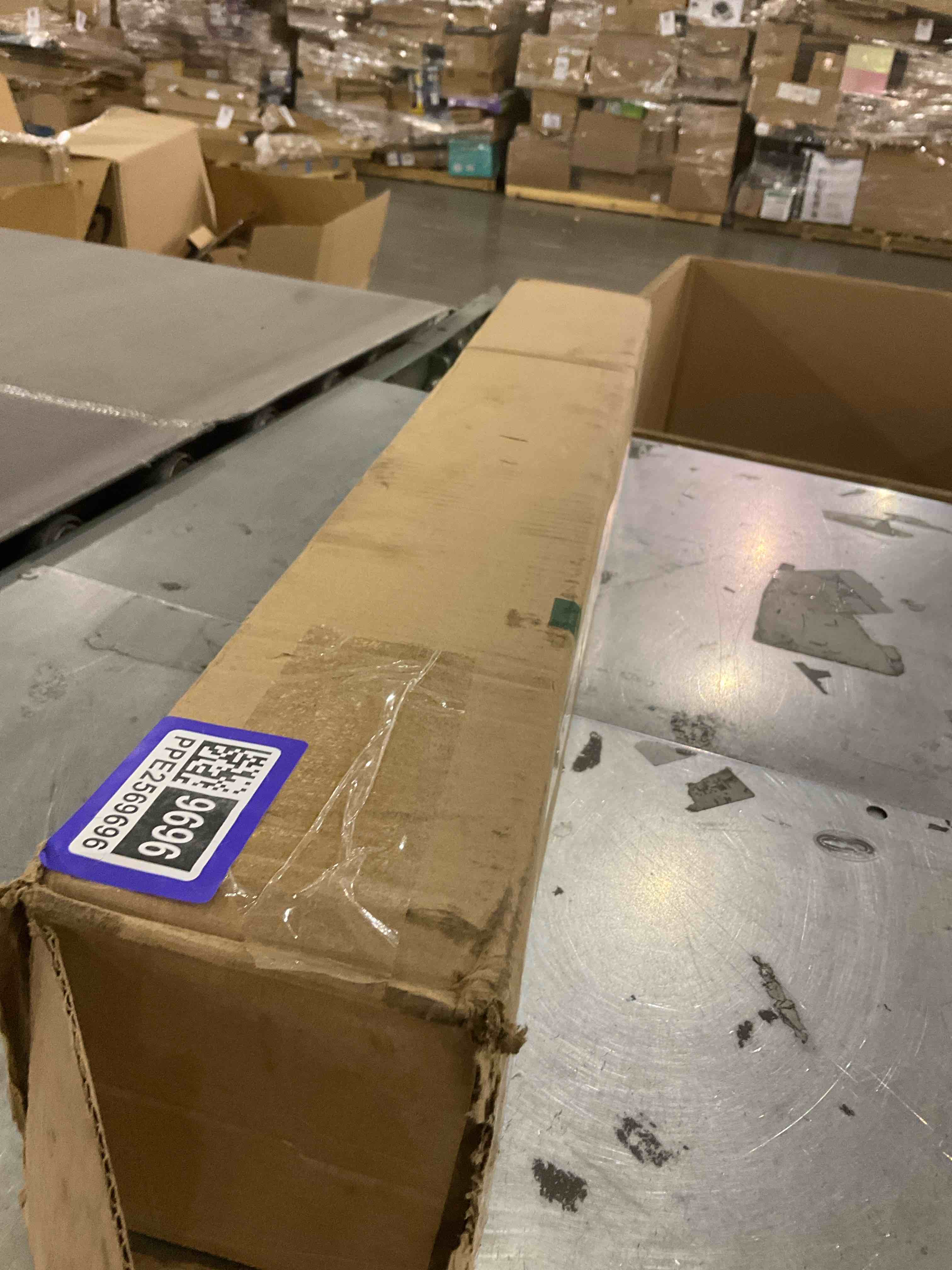 https://s3.amazonaws.com/lotting-images-prod/bidfta/PPE2569696_1744893636216.jpeg