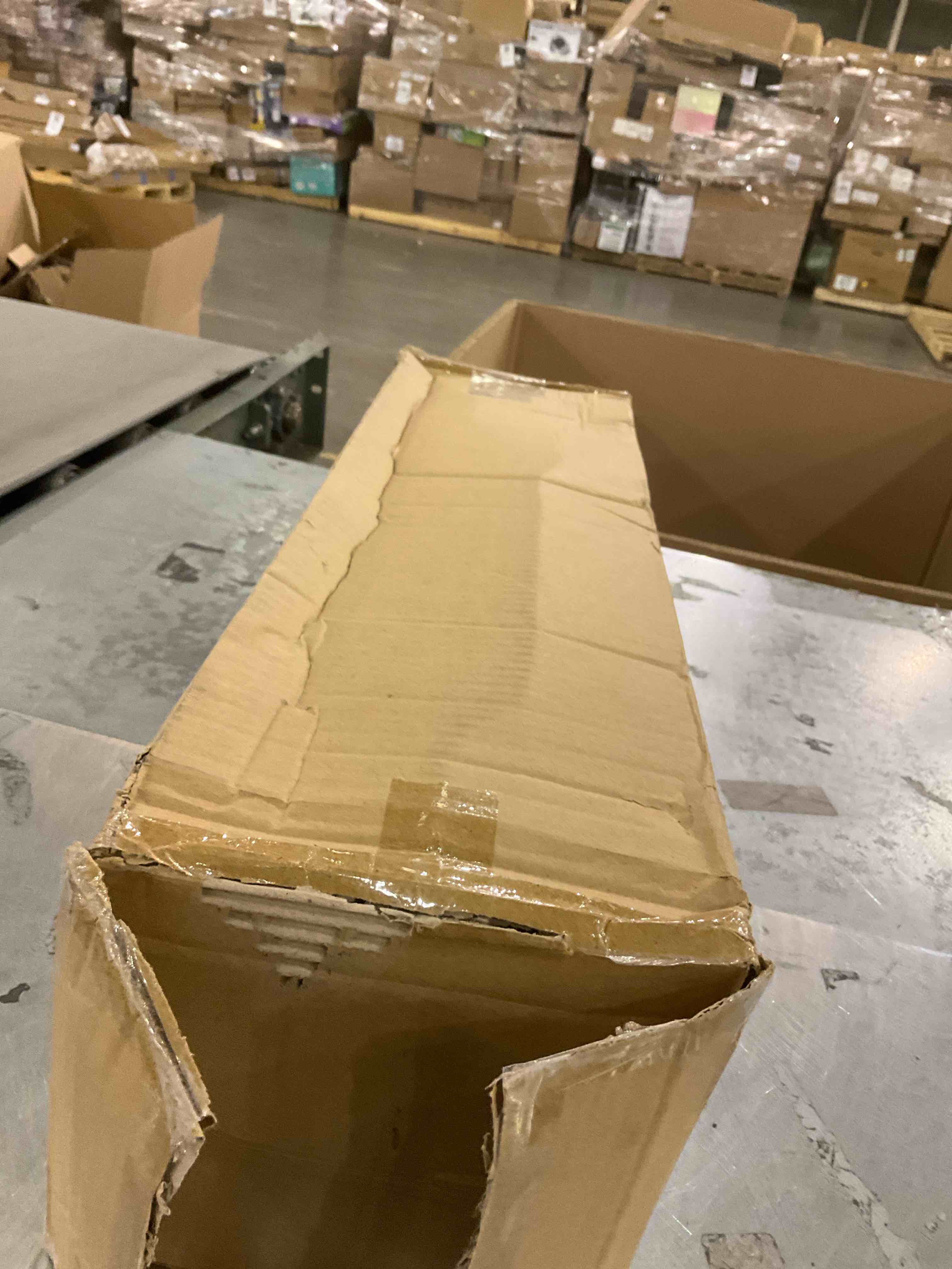 https://s3.amazonaws.com/lotting-images-prod/bidfta/PPE2569703_1744894172443.jpeg