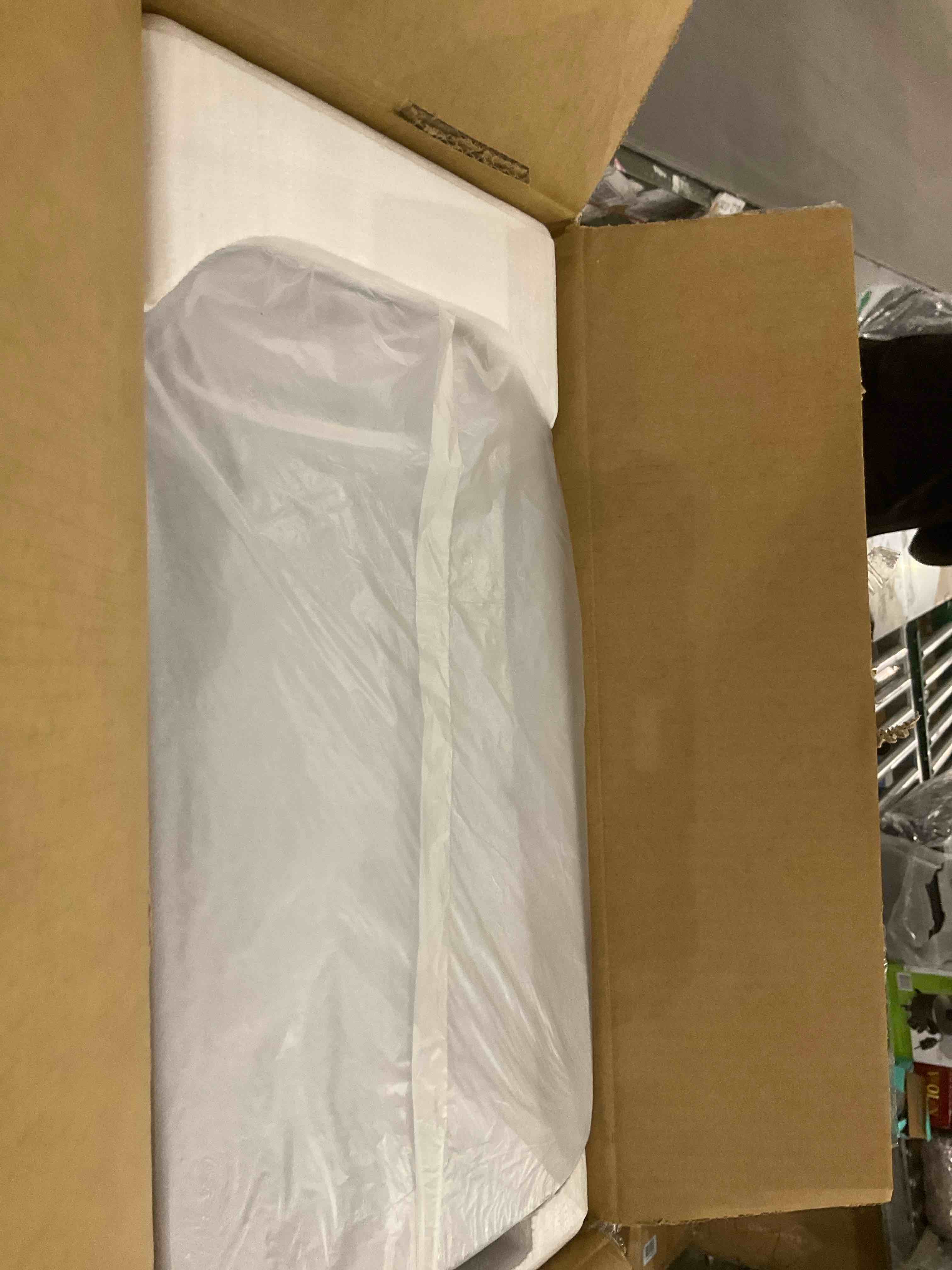 https://s3.amazonaws.com/lotting-images-prod/bidfta/PPE2569850_1744894286499.jpeg