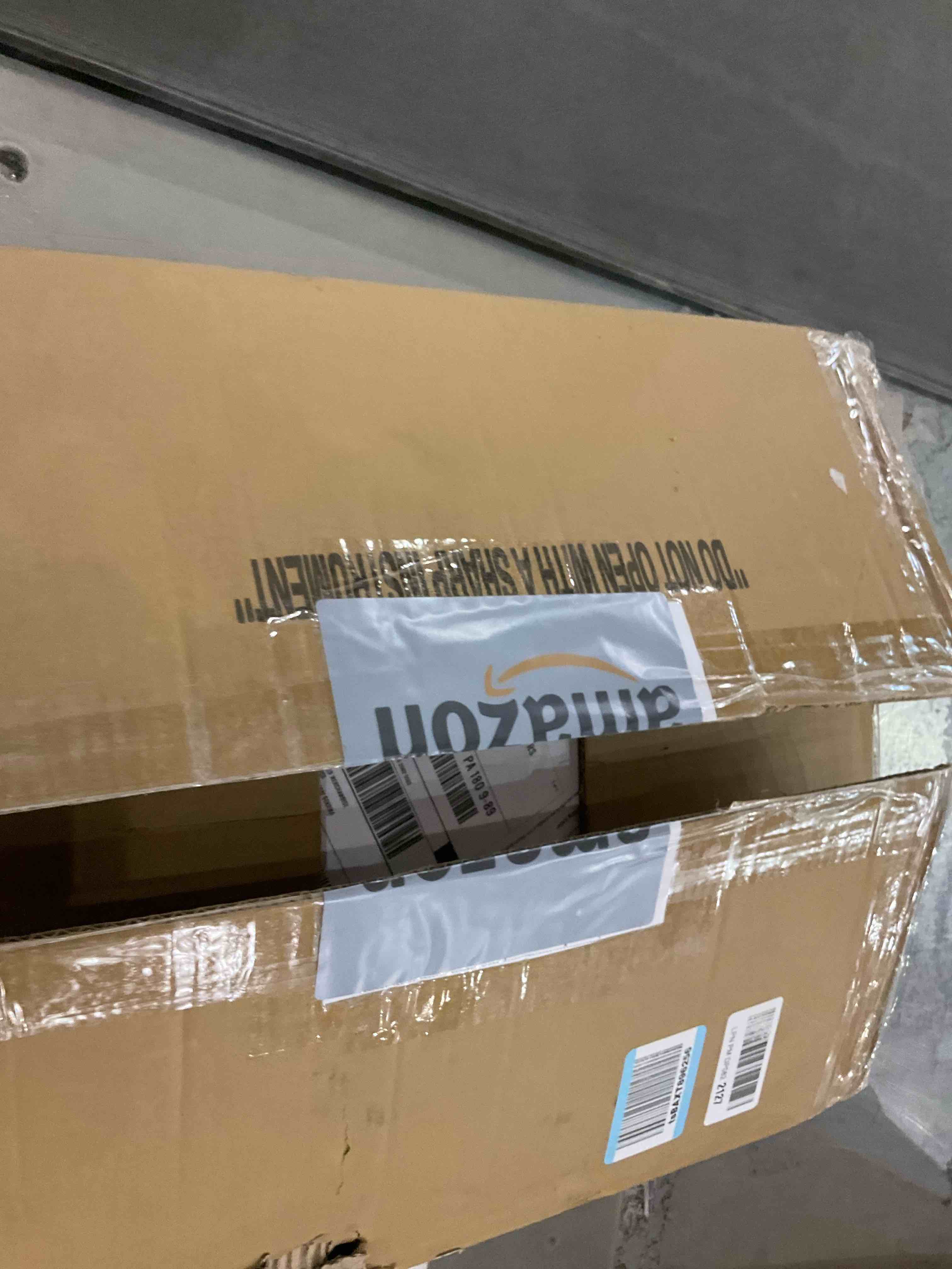 https://s3.amazonaws.com/lotting-images-prod/bidfta/PPE2569859_1744894368529.jpeg