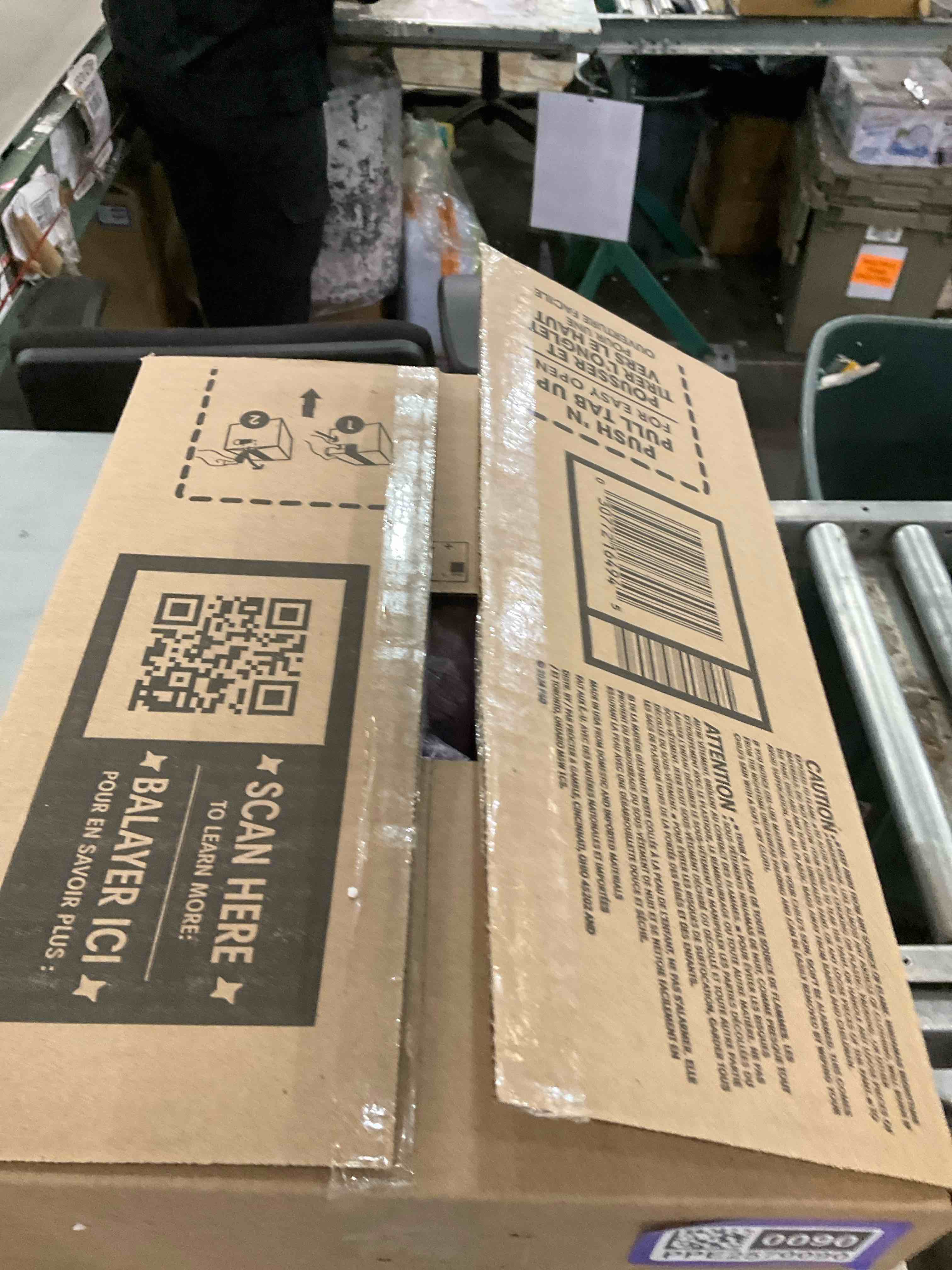 https://s3.amazonaws.com/lotting-images-prod/bidfta/PPE2570090_1744901213266.jpeg