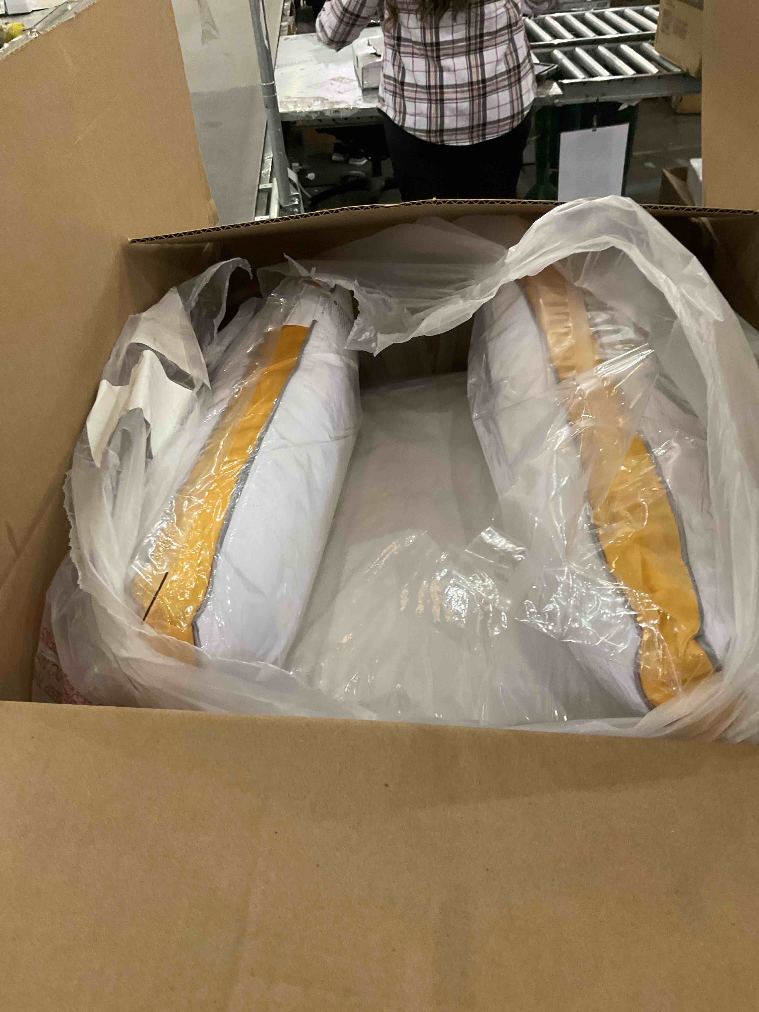 https://s3.amazonaws.com/lotting-images-prod/bidfta/PPE2570101_1744900228726.jpeg