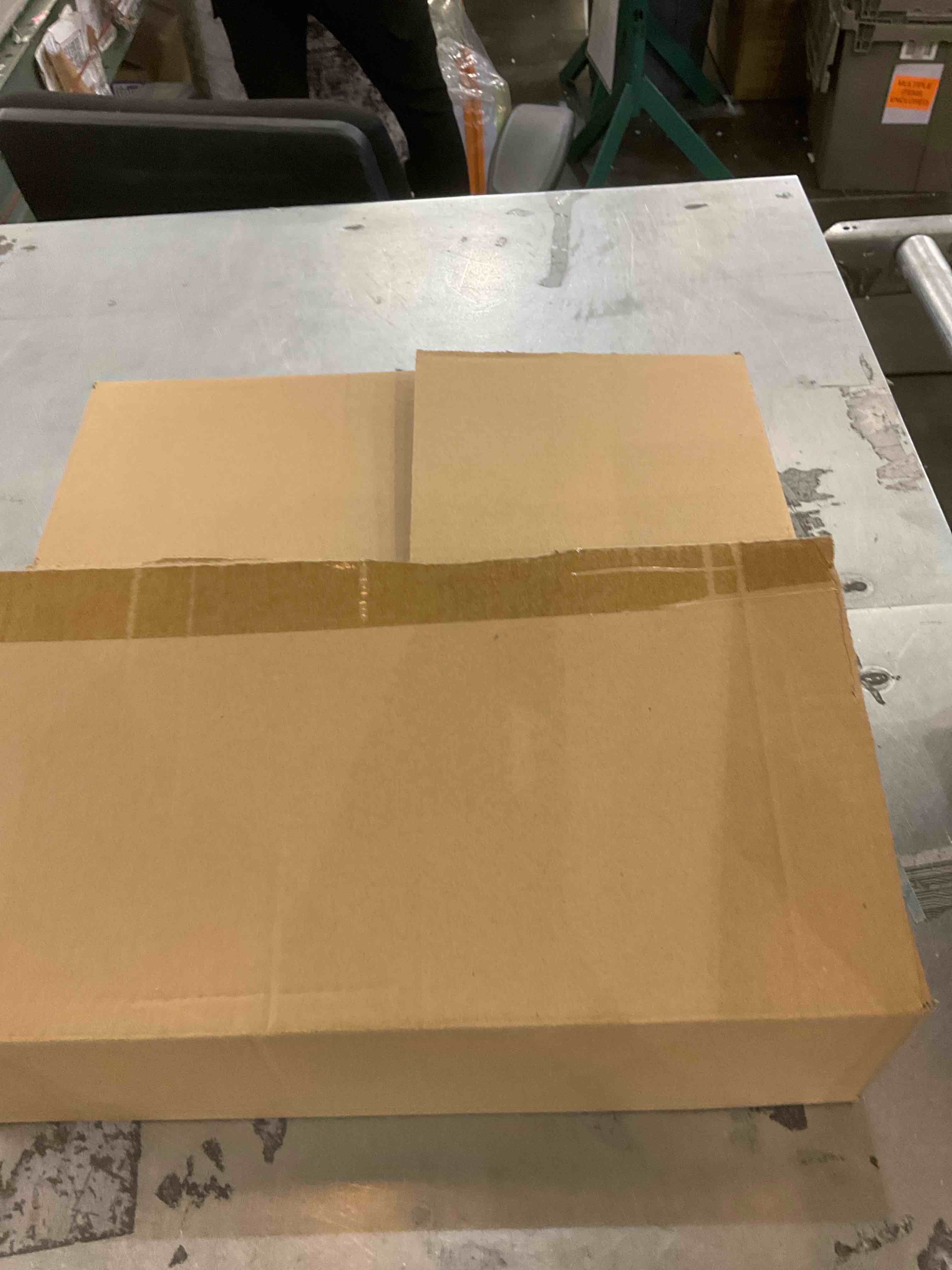 https://s3.amazonaws.com/lotting-images-prod/bidfta/PPE2570269_1744903938318.jpeg