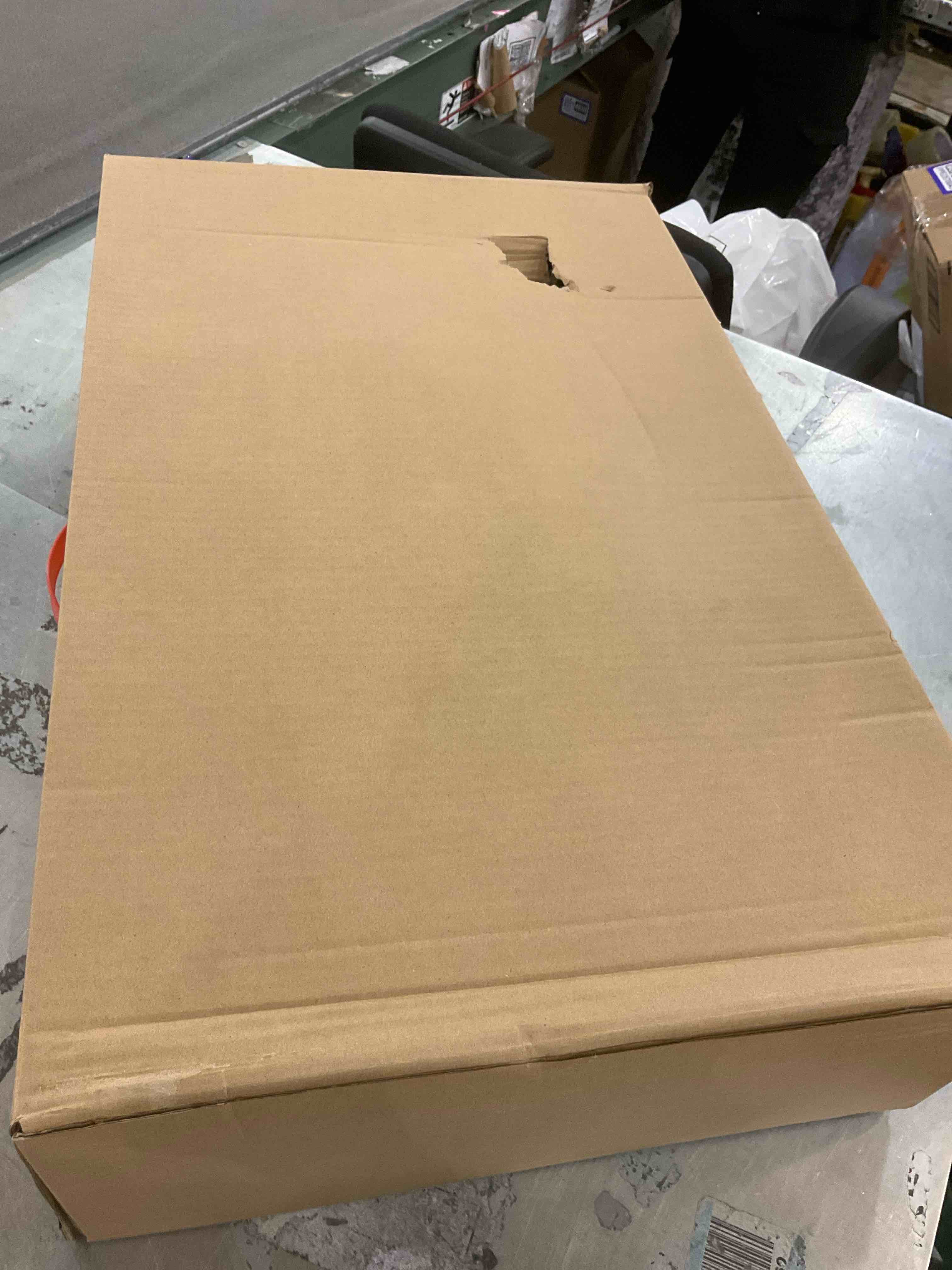 https://s3.amazonaws.com/lotting-images-prod/bidfta/PPE2570376_1744908562928.jpeg
