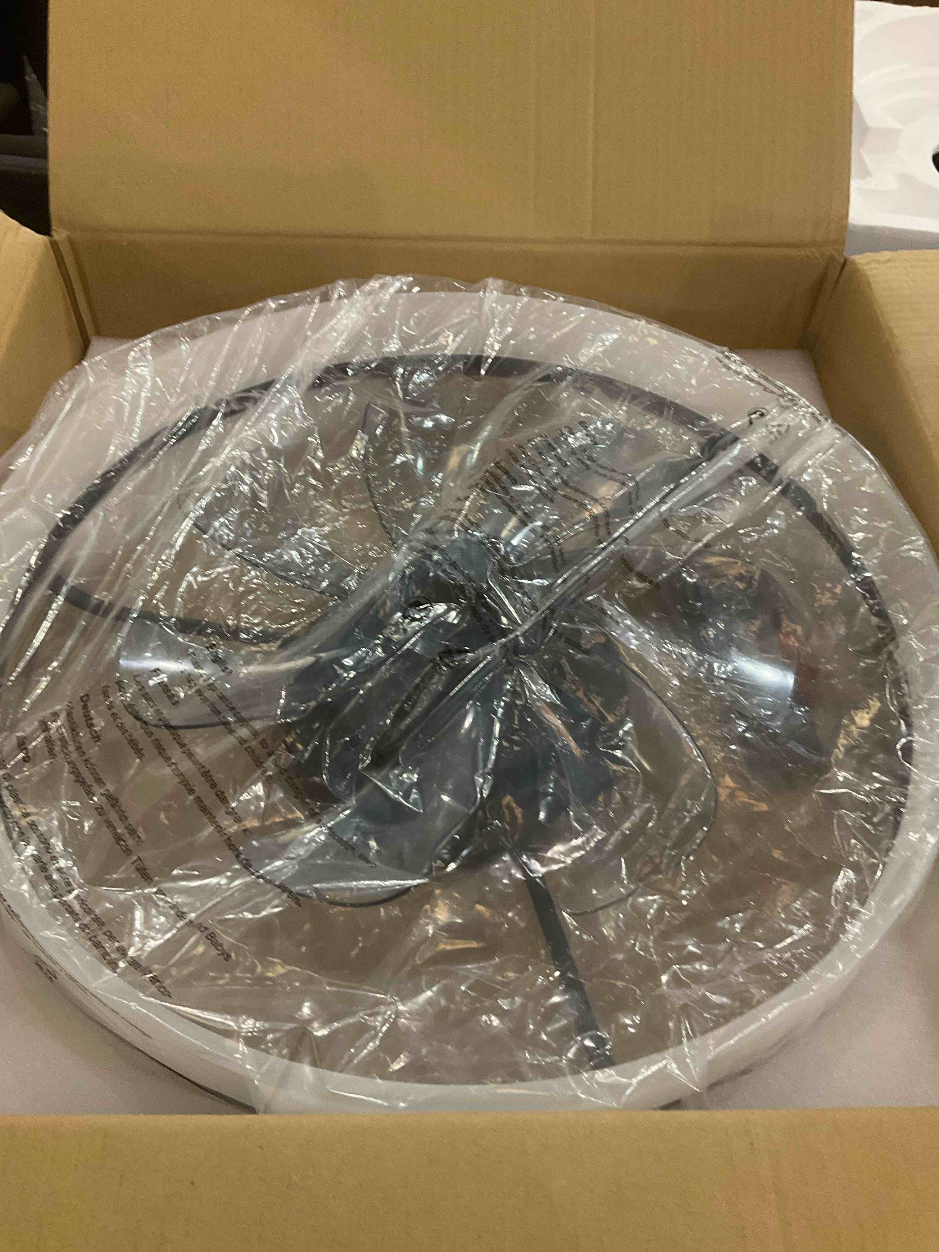https://s3.amazonaws.com/lotting-images-prod/bidfta/PPE2570586_1744914819990.jpeg