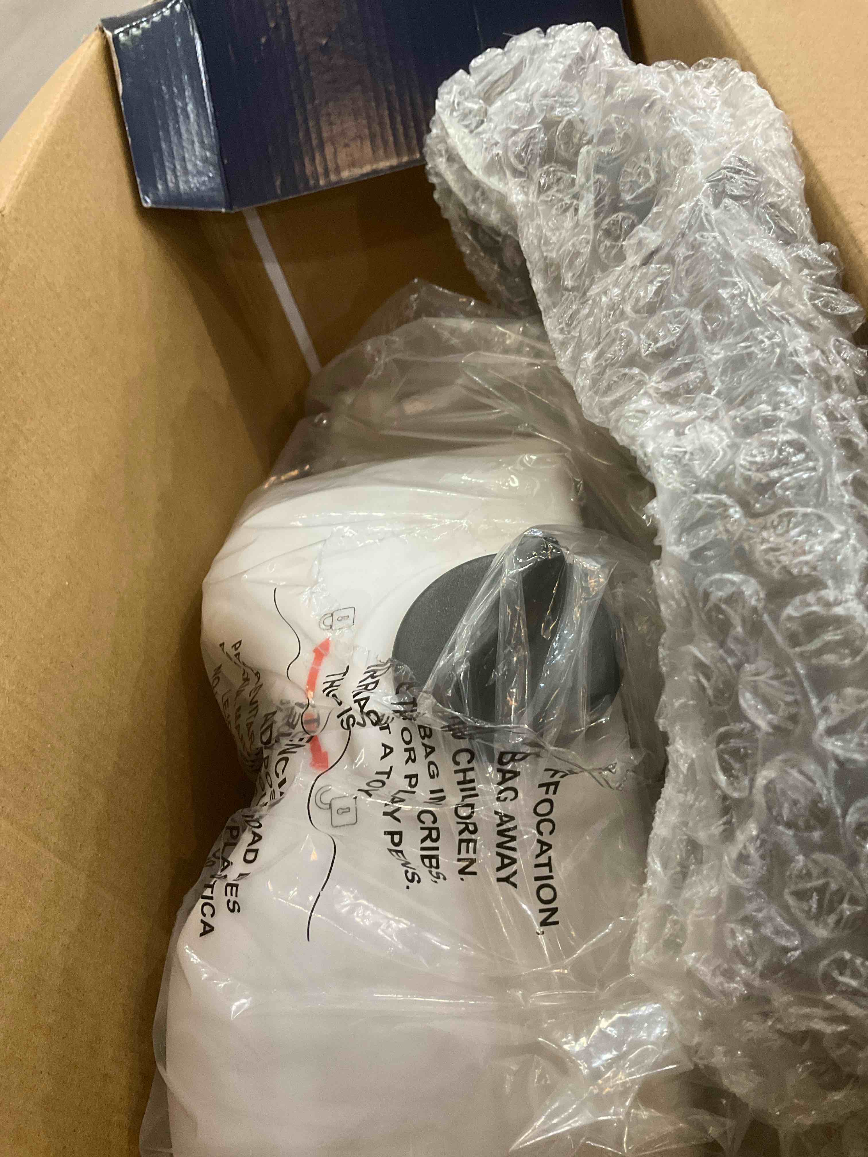 https://s3.amazonaws.com/lotting-images-prod/bidfta/PPE2570628_1744912063174.jpeg