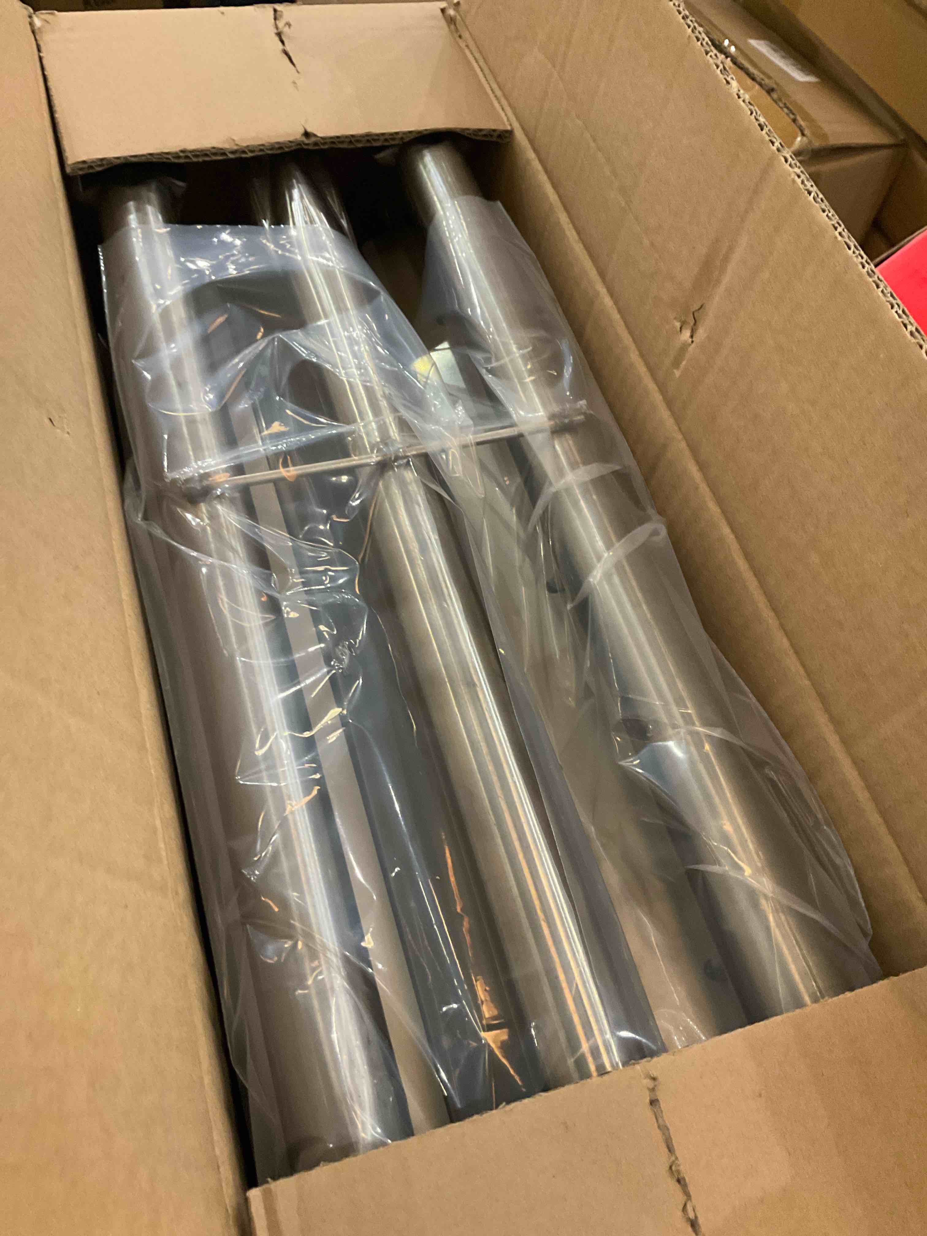 https://s3.amazonaws.com/lotting-images-prod/bidfta/PPE2570634_1744912675902.jpeg