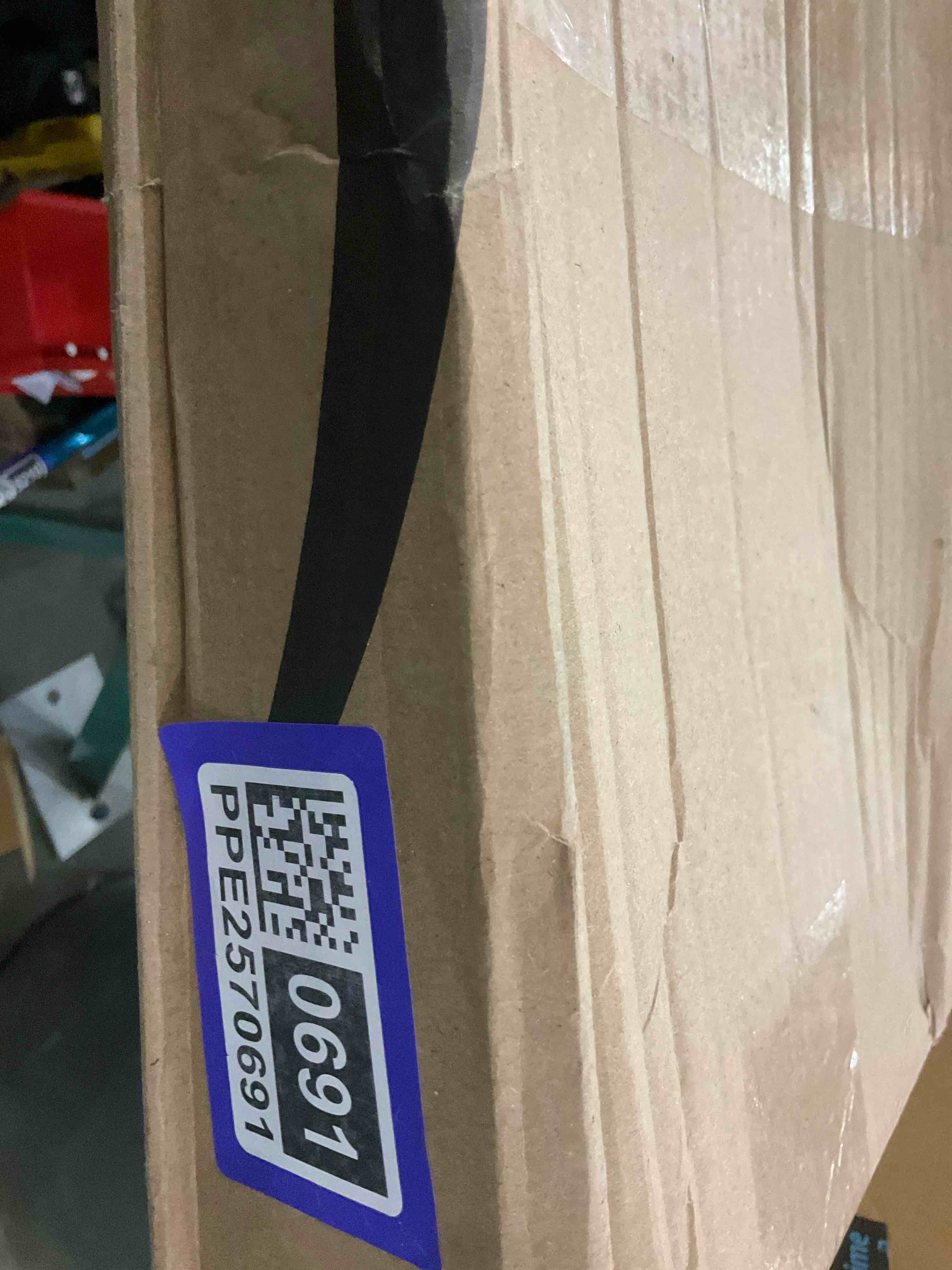 https://s3.amazonaws.com/lotting-images-prod/bidfta/PPE2570691_1744988414381.jpeg