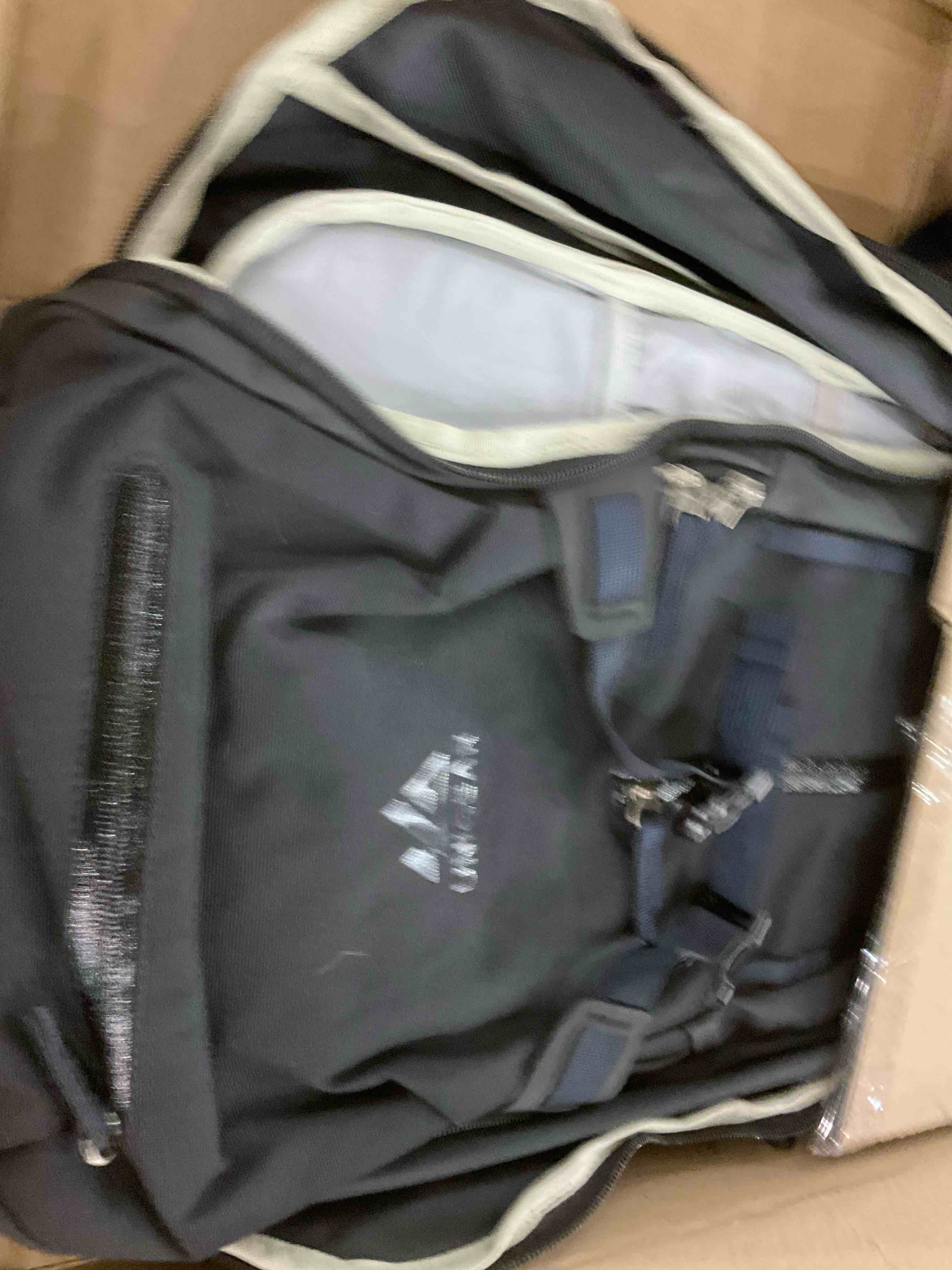 https://s3.amazonaws.com/lotting-images-prod/bidfta/PPE2570808_1744975298910.jpeg