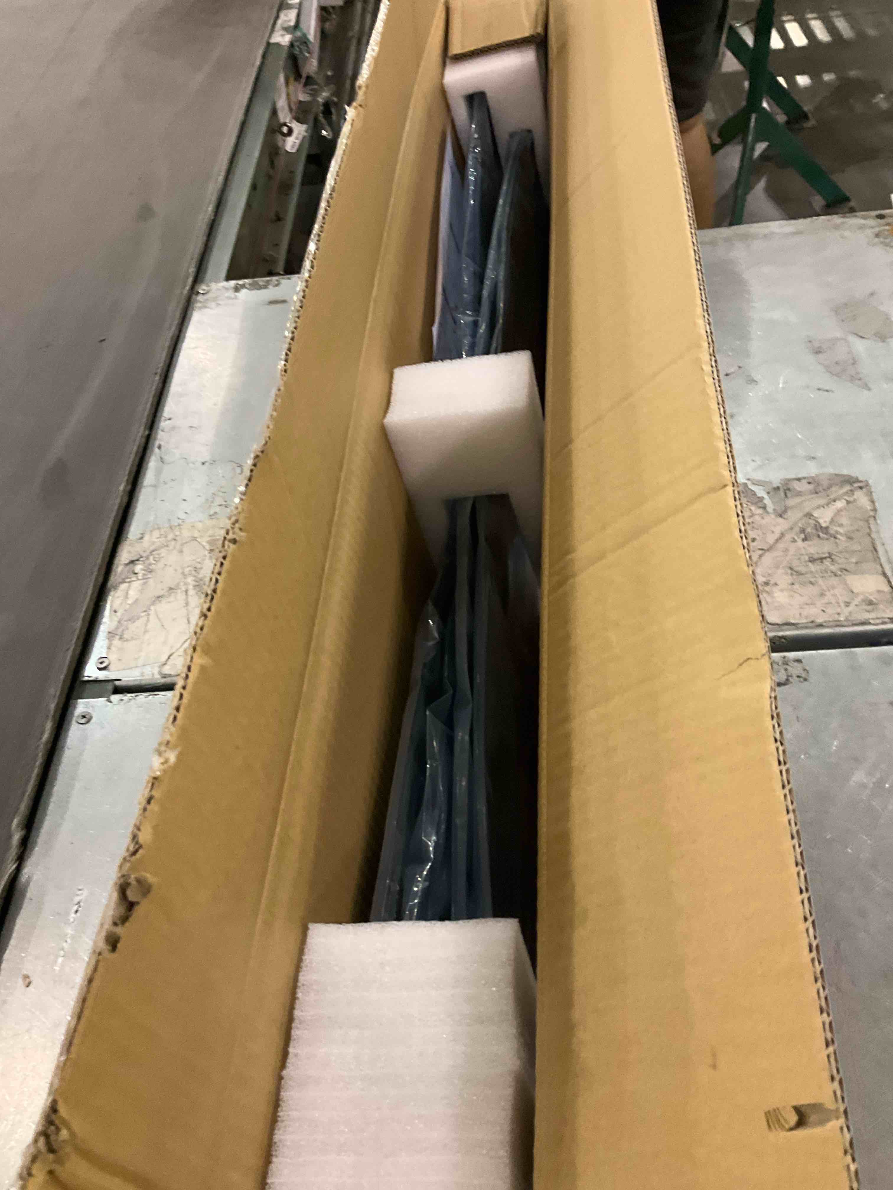https://s3.amazonaws.com/lotting-images-prod/bidfta/PPE2570879_1744975833662.jpeg