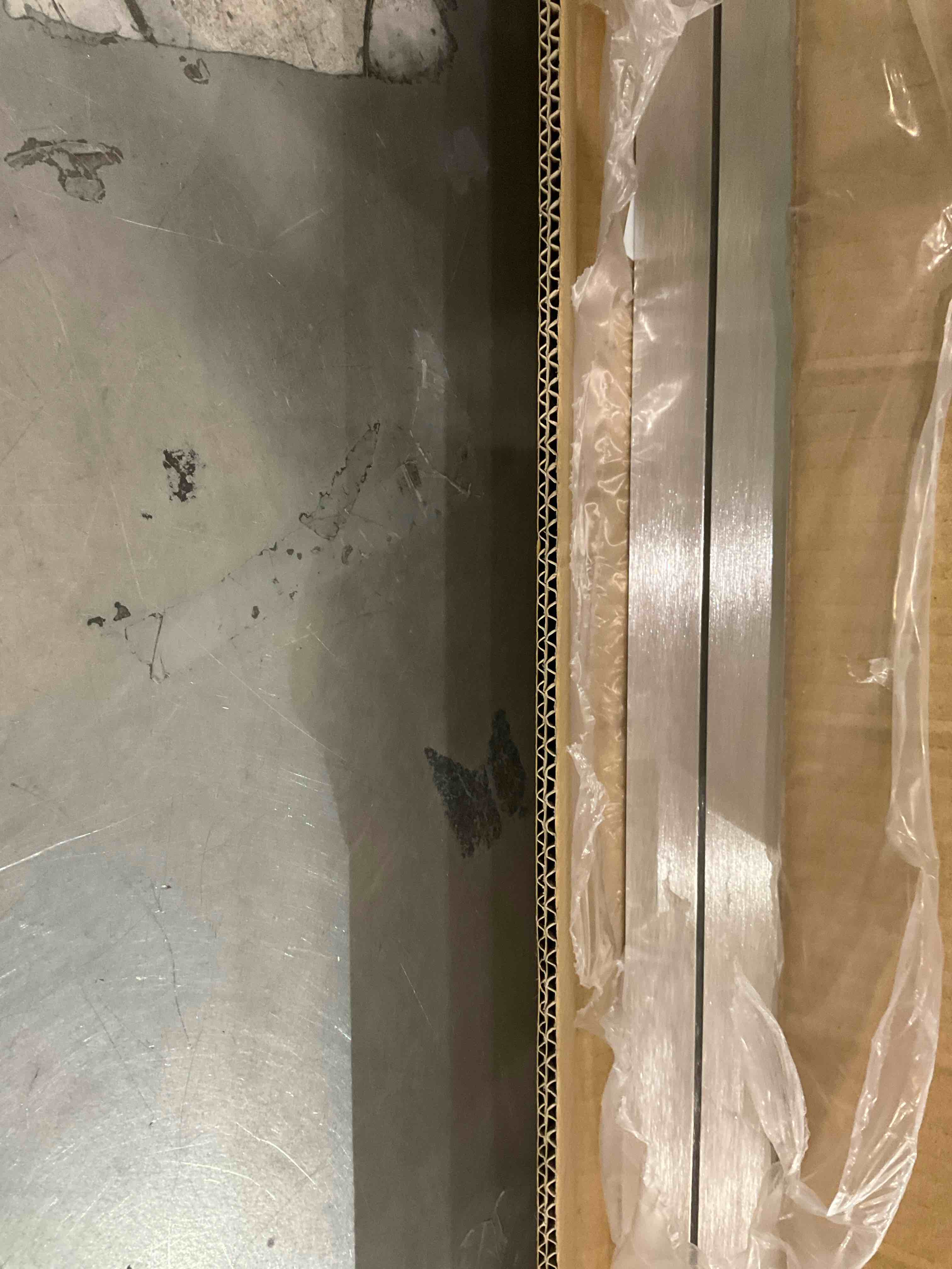 https://s3.amazonaws.com/lotting-images-prod/bidfta/PPE2570950_1744988131626.jpeg