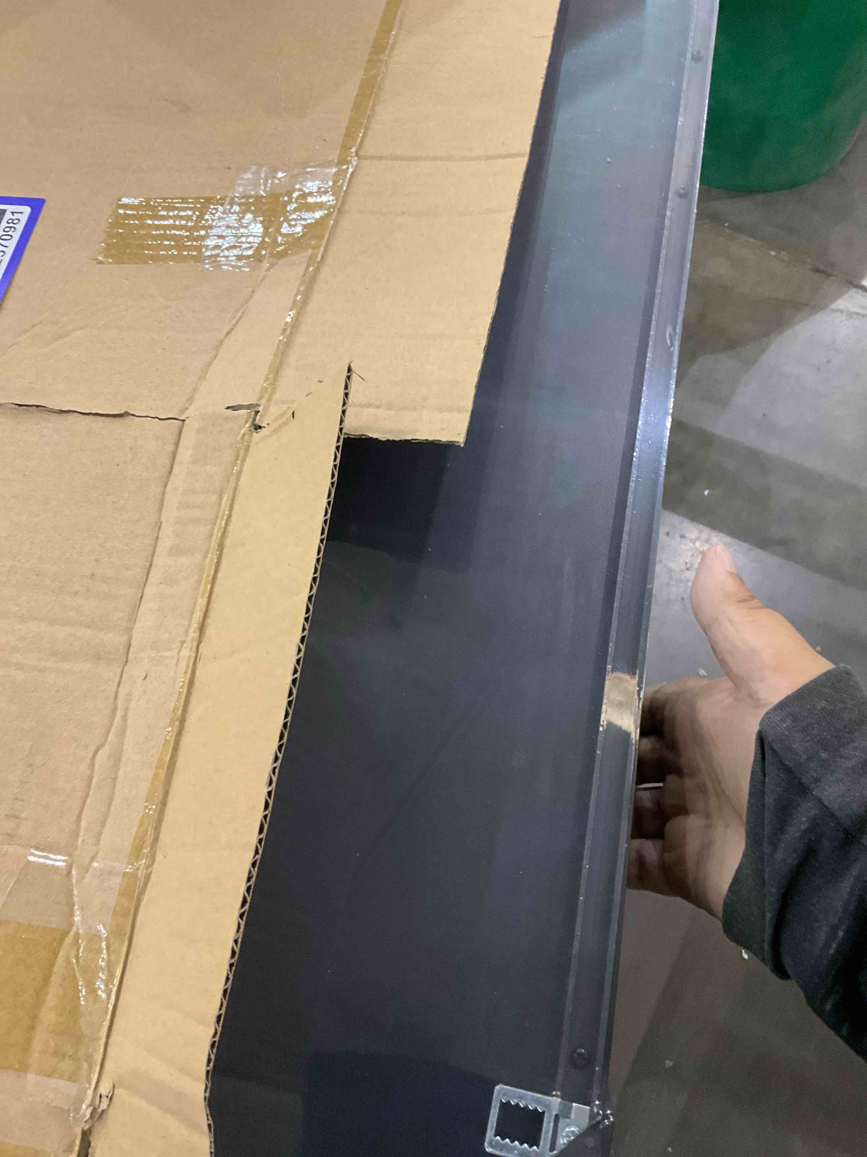 https://s3.amazonaws.com/lotting-images-prod/bidfta/PPE2570981_1744978115969.jpeg