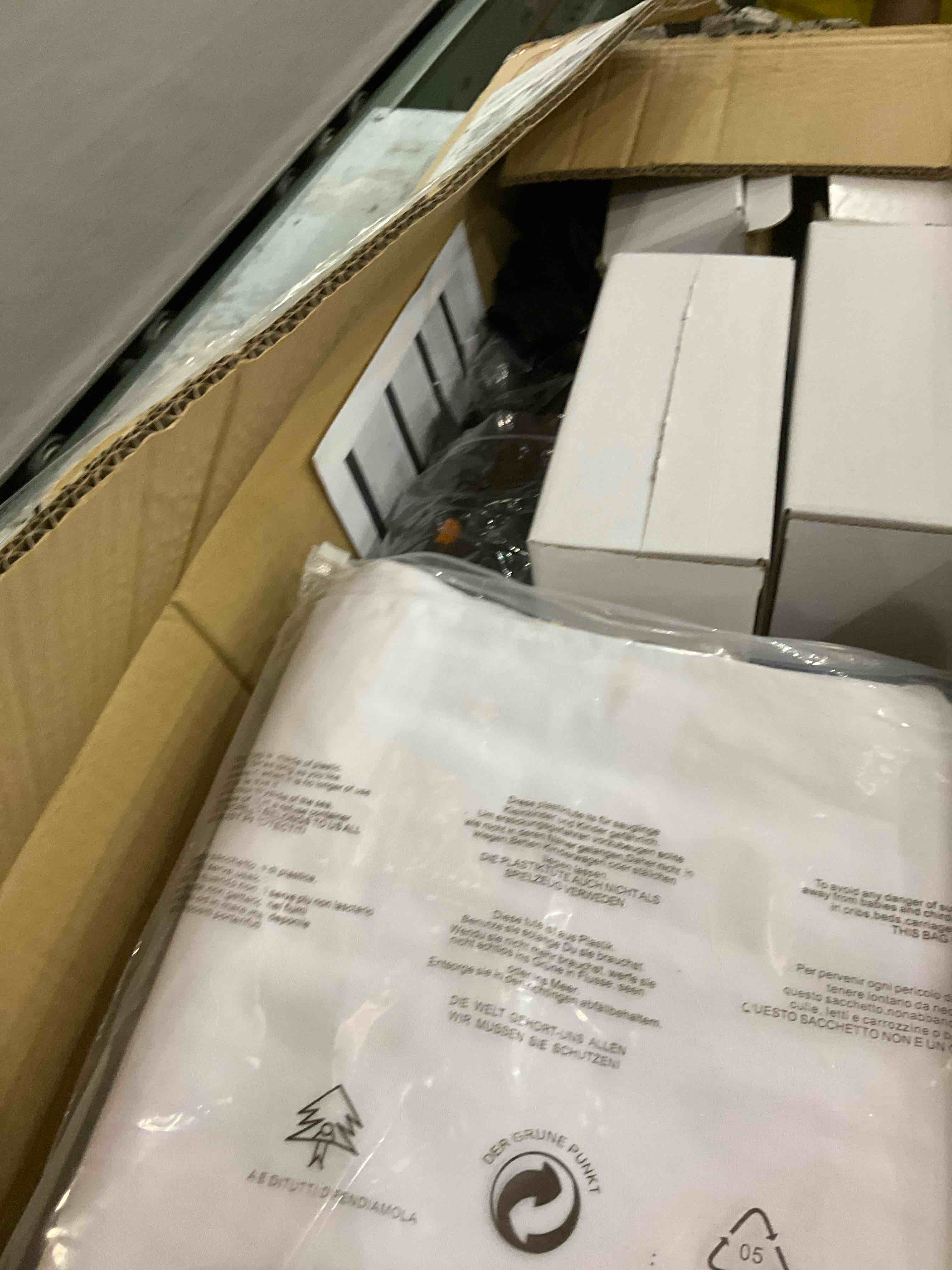 https://s3.amazonaws.com/lotting-images-prod/bidfta/PPE2571100_1744979679990.jpeg