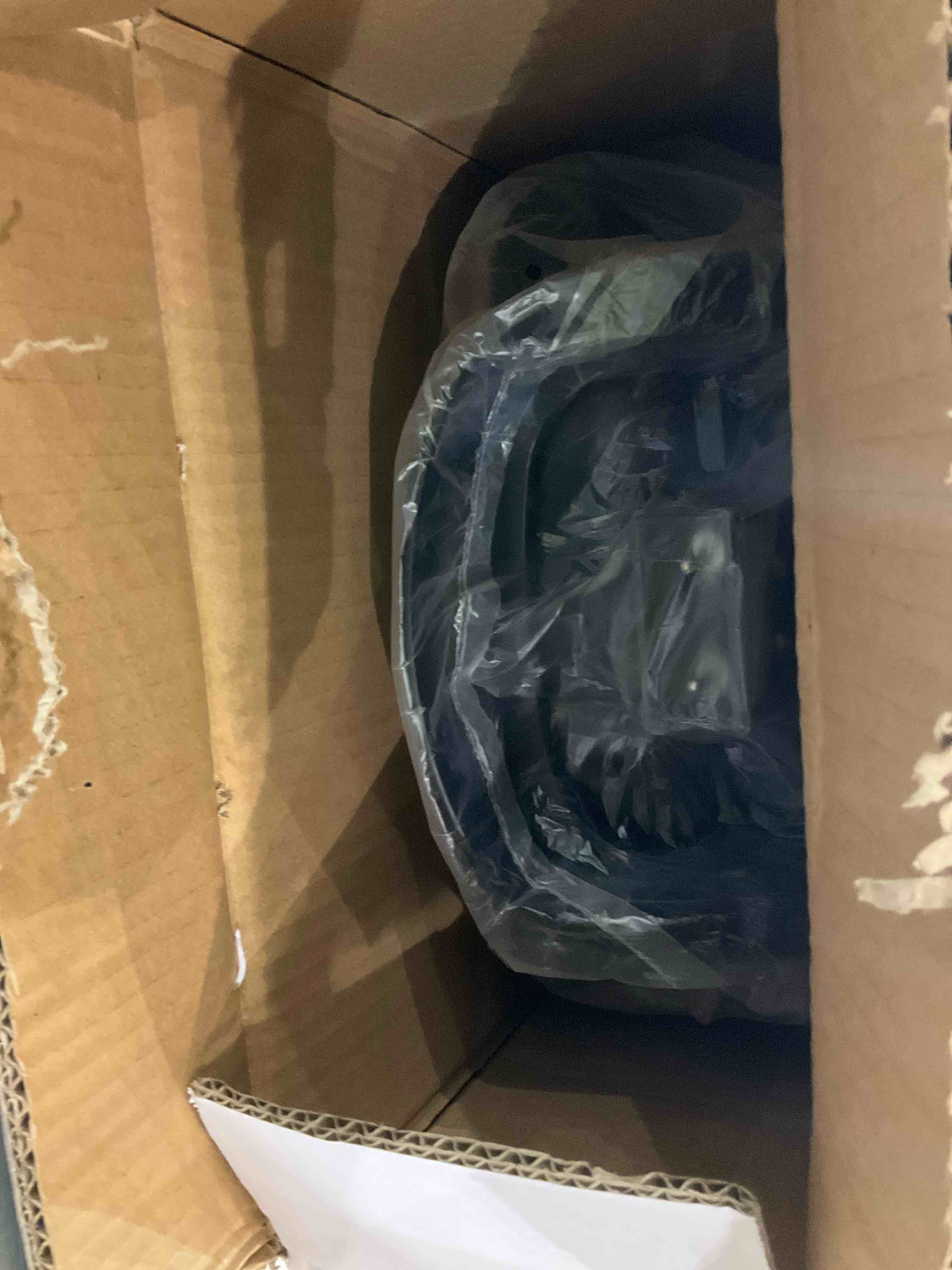 https://s3.amazonaws.com/lotting-images-prod/bidfta/PPE2571200_1744983404649.jpeg