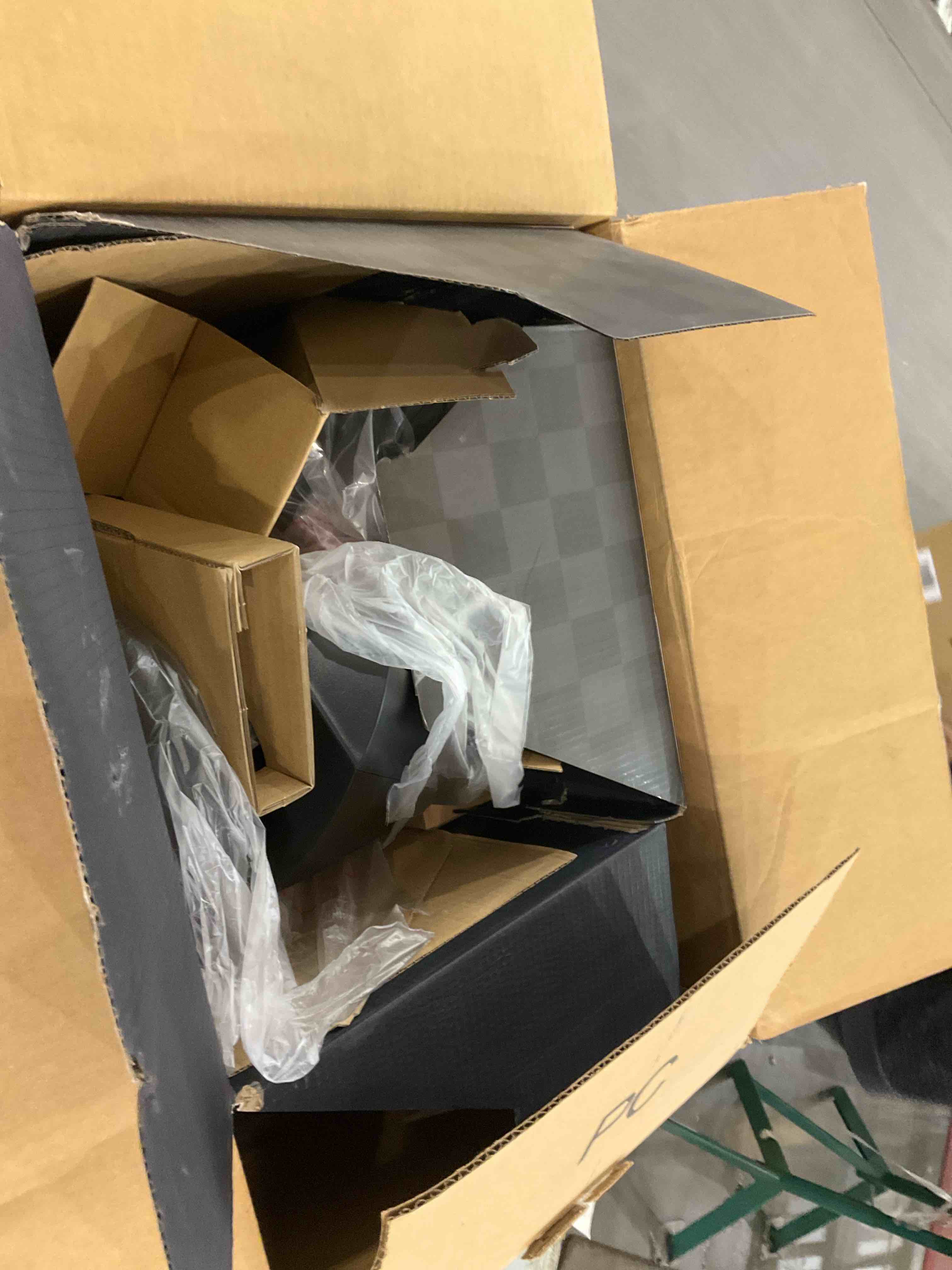 https://s3.amazonaws.com/lotting-images-prod/bidfta/PPE2571223_1744983678091.jpeg