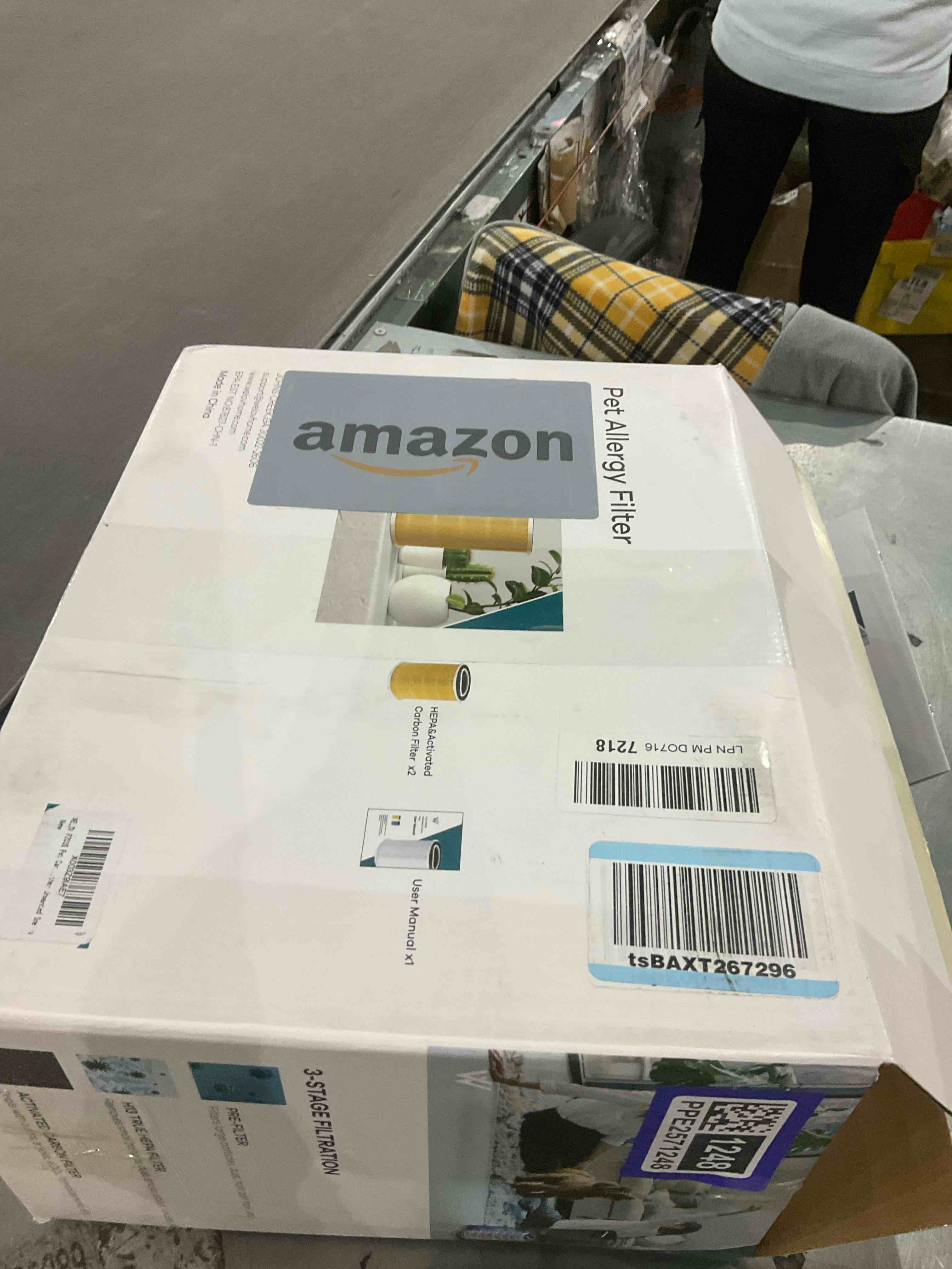 https://s3.amazonaws.com/lotting-images-prod/bidfta/PPE2571248_1745321940329.jpeg