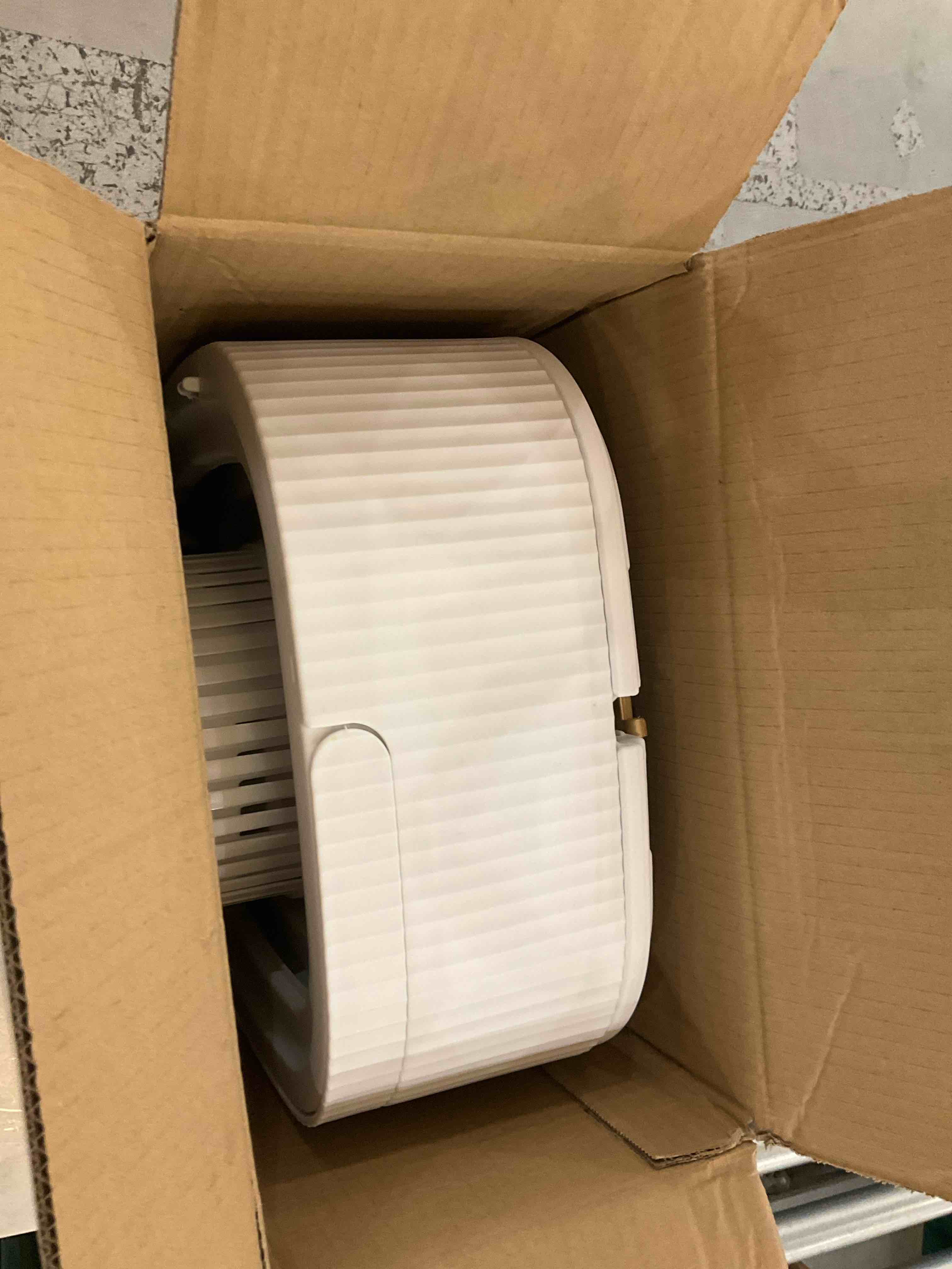 https://s3.amazonaws.com/lotting-images-prod/bidfta/PPE2571540_1744990538714.jpeg