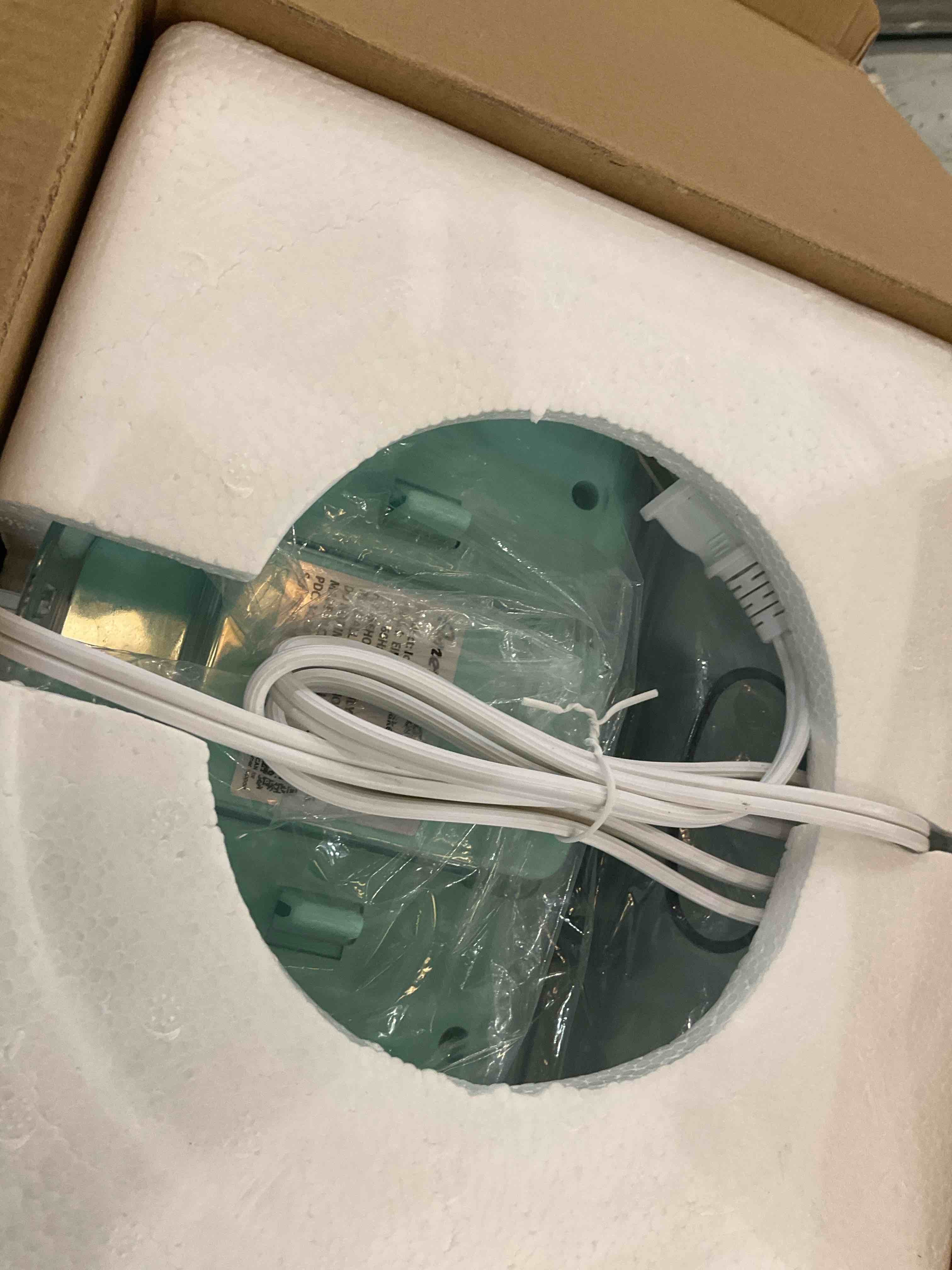 https://s3.amazonaws.com/lotting-images-prod/bidfta/PPE2571569_1744991501383.jpeg