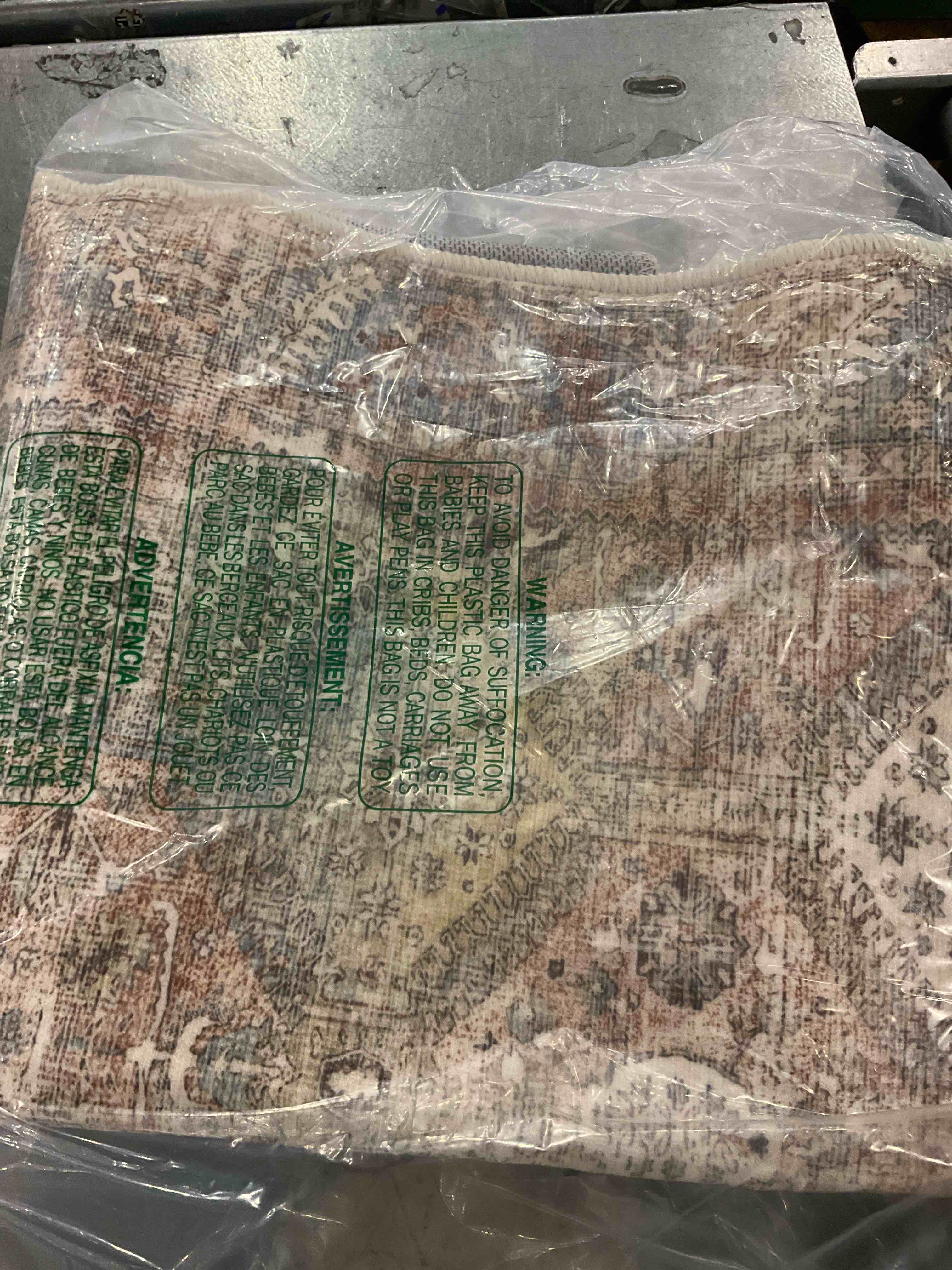 https://s3.amazonaws.com/lotting-images-prod/bidfta/PPE2571718_1745236455898.jpeg