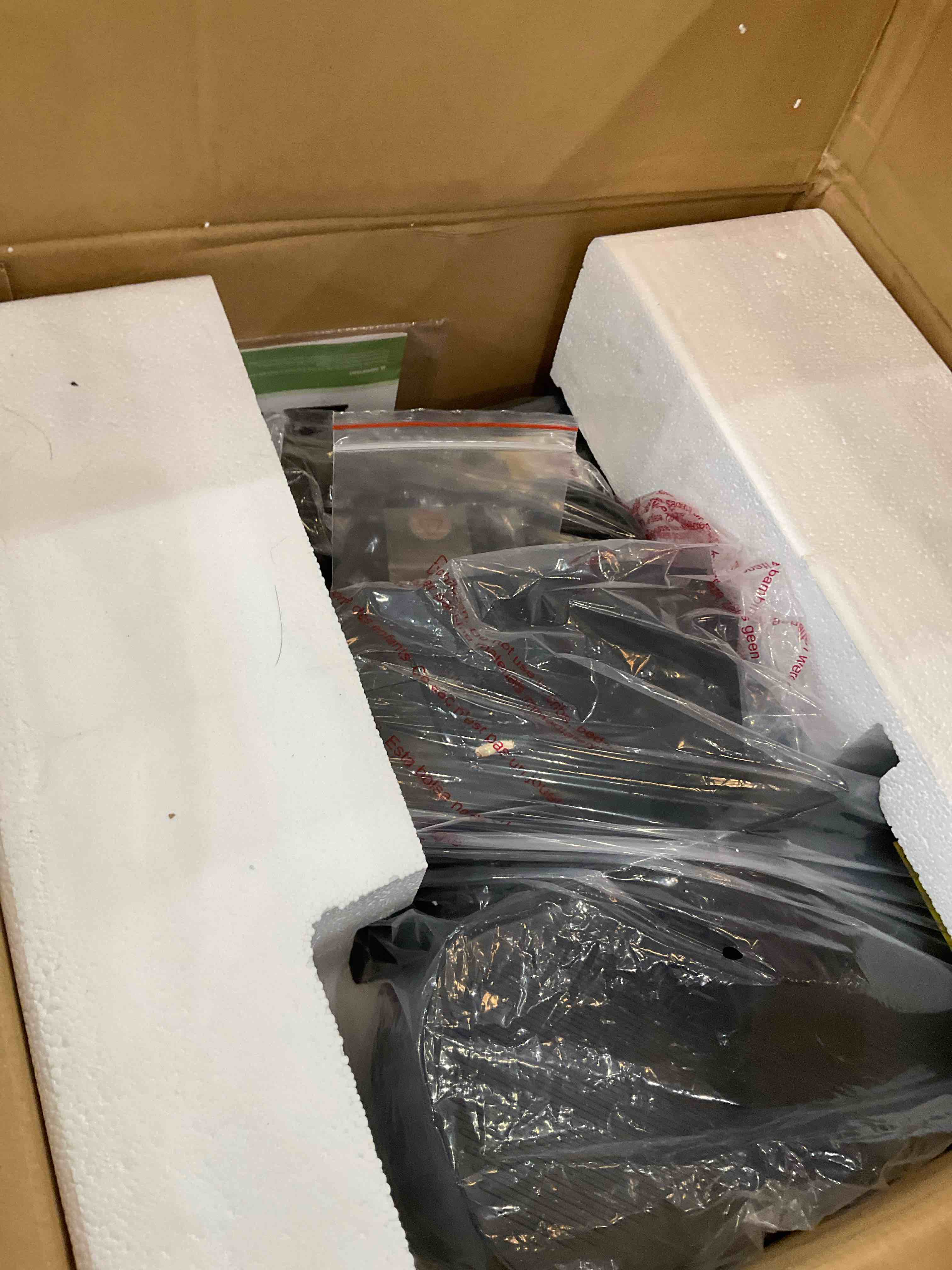 https://s3.amazonaws.com/lotting-images-prod/bidfta/PPE2571736_1744996649708.jpeg