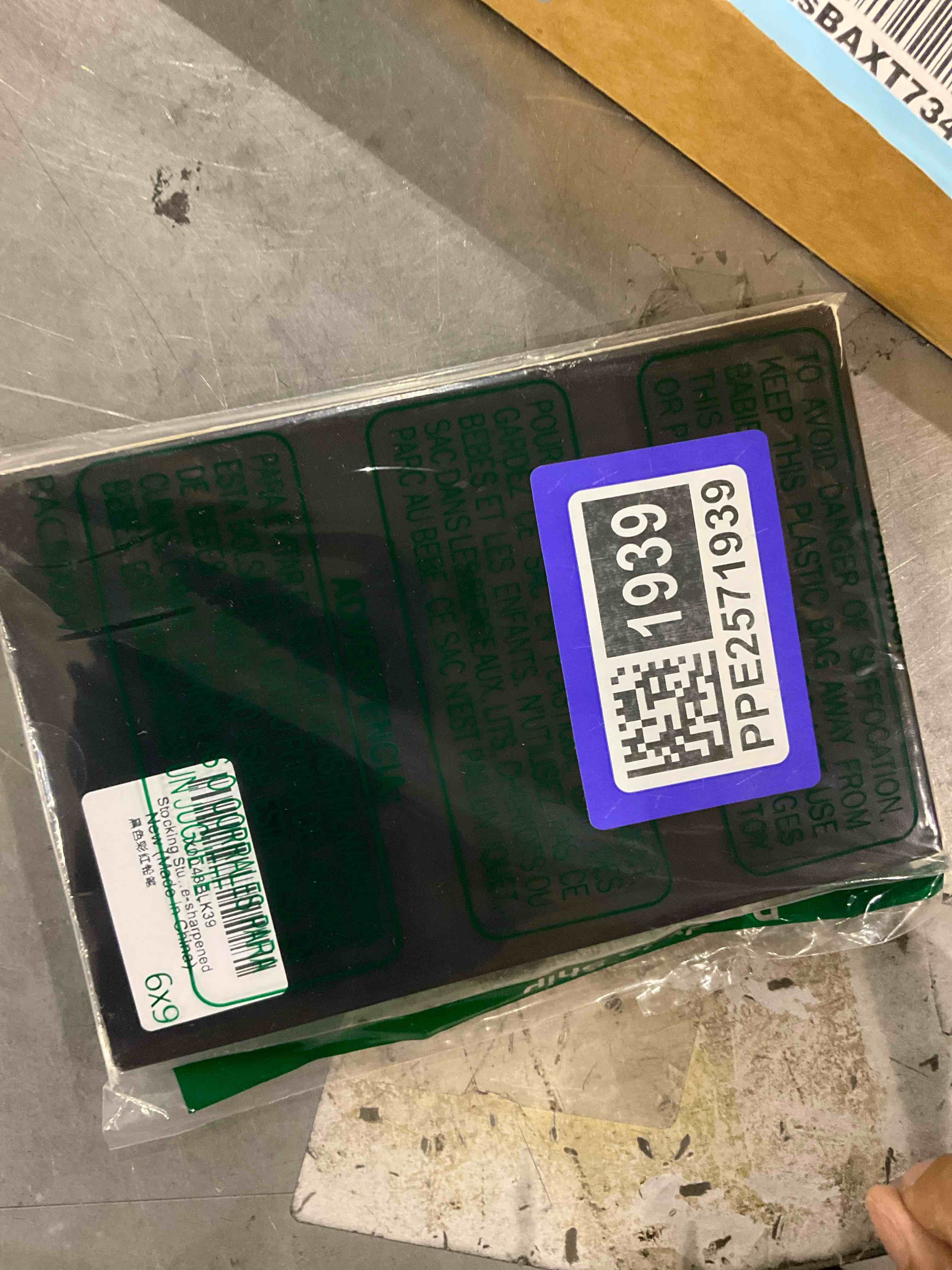 https://s3.amazonaws.com/lotting-images-prod/bidfta/PPE2571939_1745238173412.jpeg