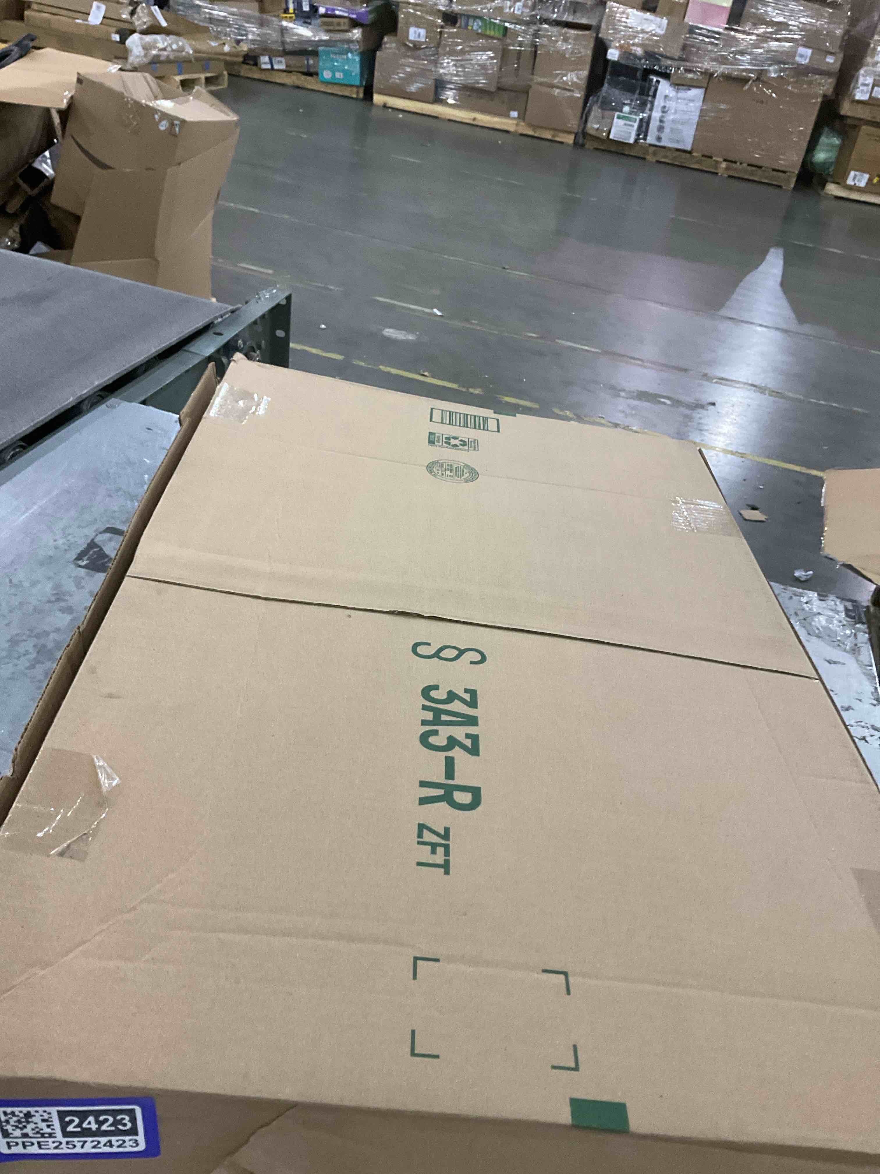 https://s3.amazonaws.com/lotting-images-prod/bidfta/PPE2572423_1744976353087.jpeg