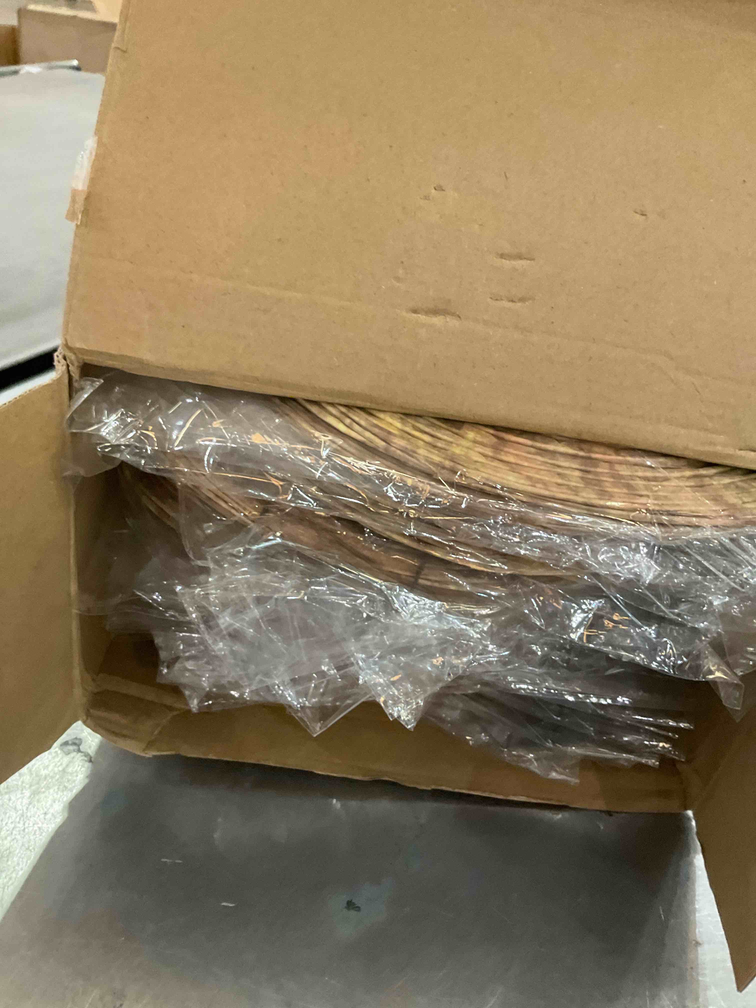 https://s3.amazonaws.com/lotting-images-prod/bidfta/PPE2572486_1744991559176.jpeg