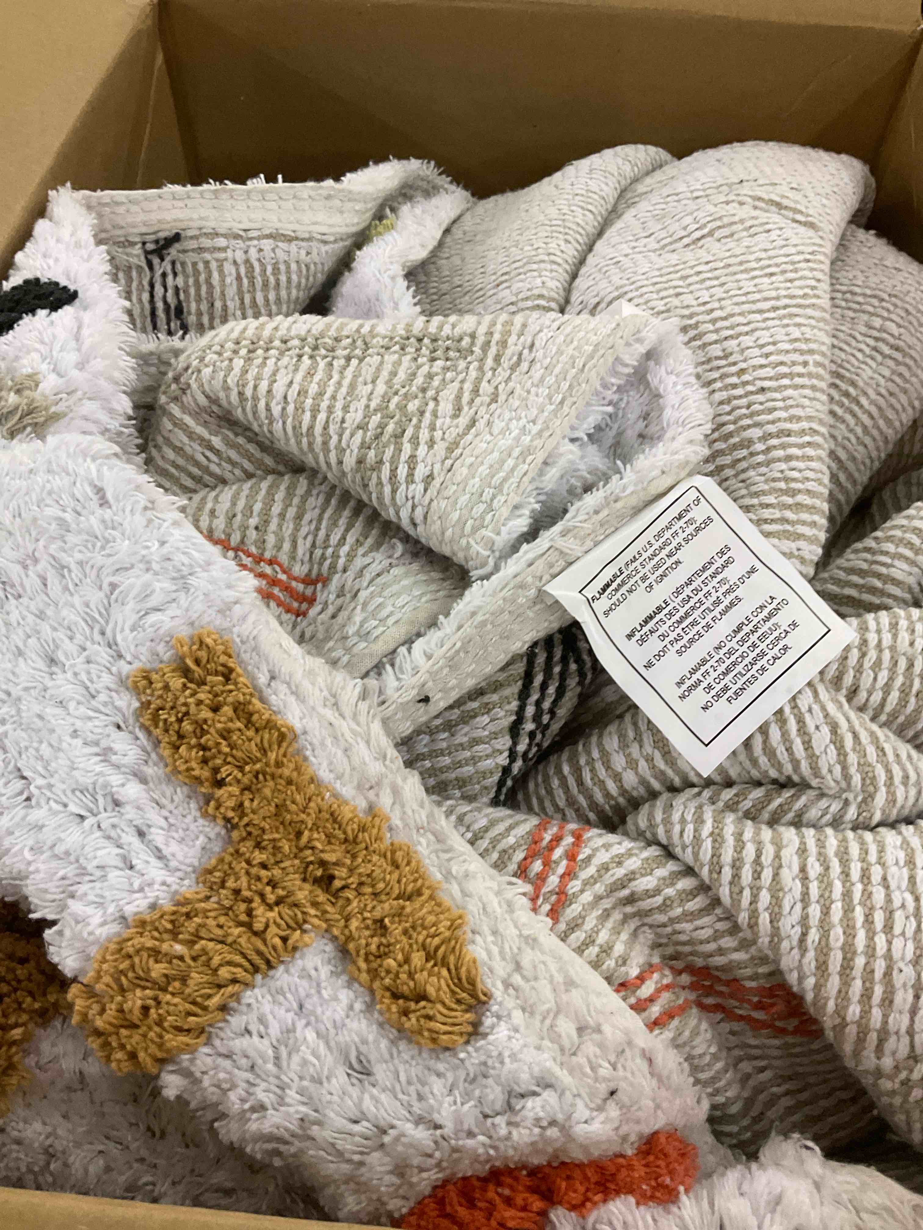 https://s3.amazonaws.com/lotting-images-prod/bidfta/PPE2572539_1744979780907.jpeg