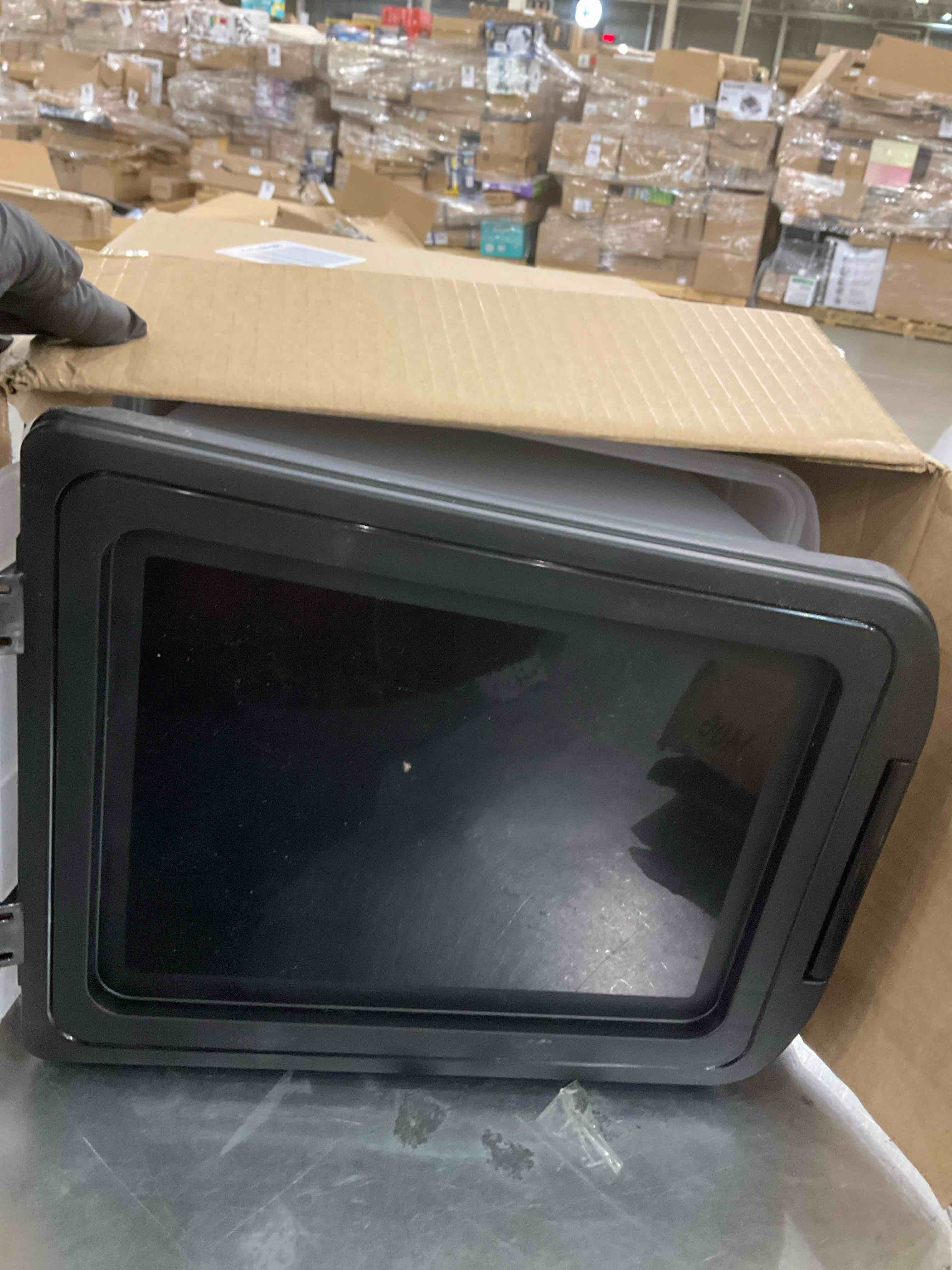 https://s3.amazonaws.com/lotting-images-prod/bidfta/PPE2572667_1744988349455.jpeg