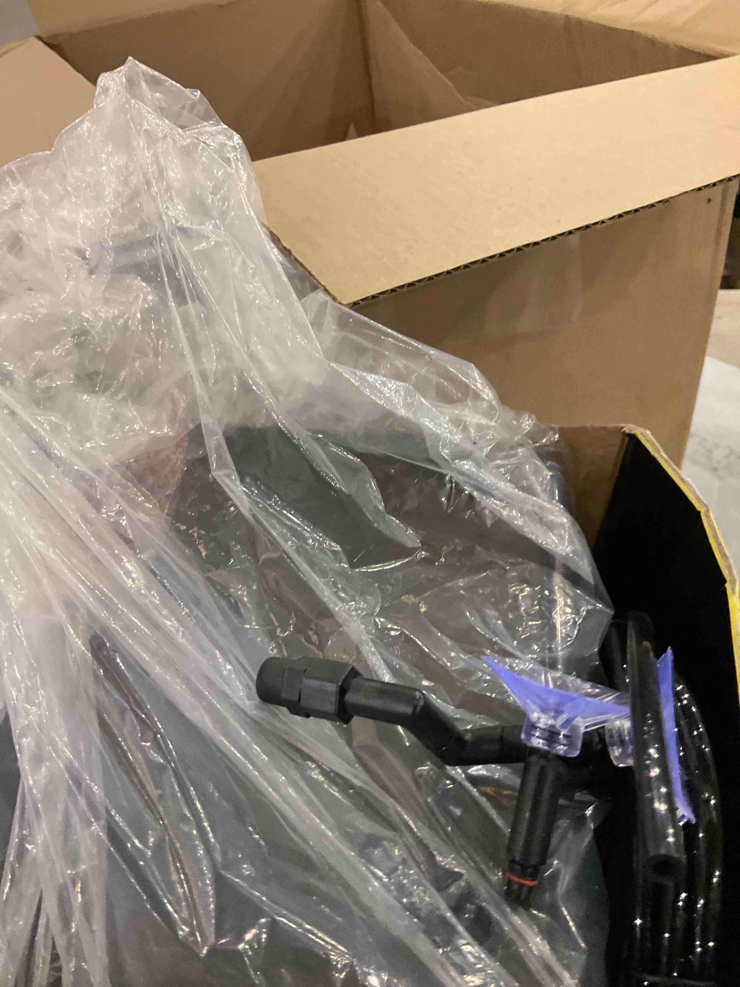 https://s3.amazonaws.com/lotting-images-prod/bidfta/PPE2572896_1745329196291.jpeg