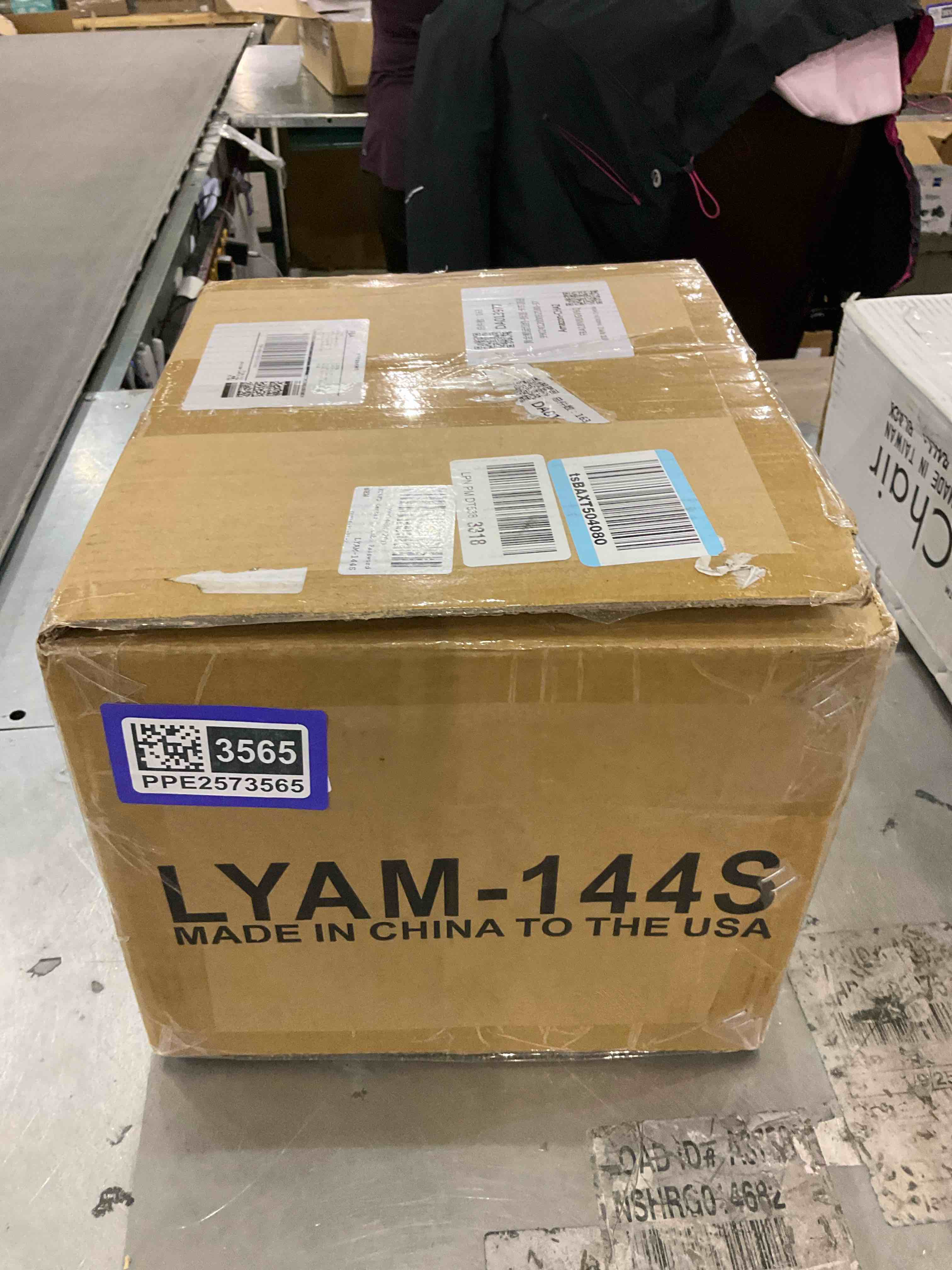 https://s3.amazonaws.com/lotting-images-prod/bidfta/PPE2573565_1745501035806.jpeg