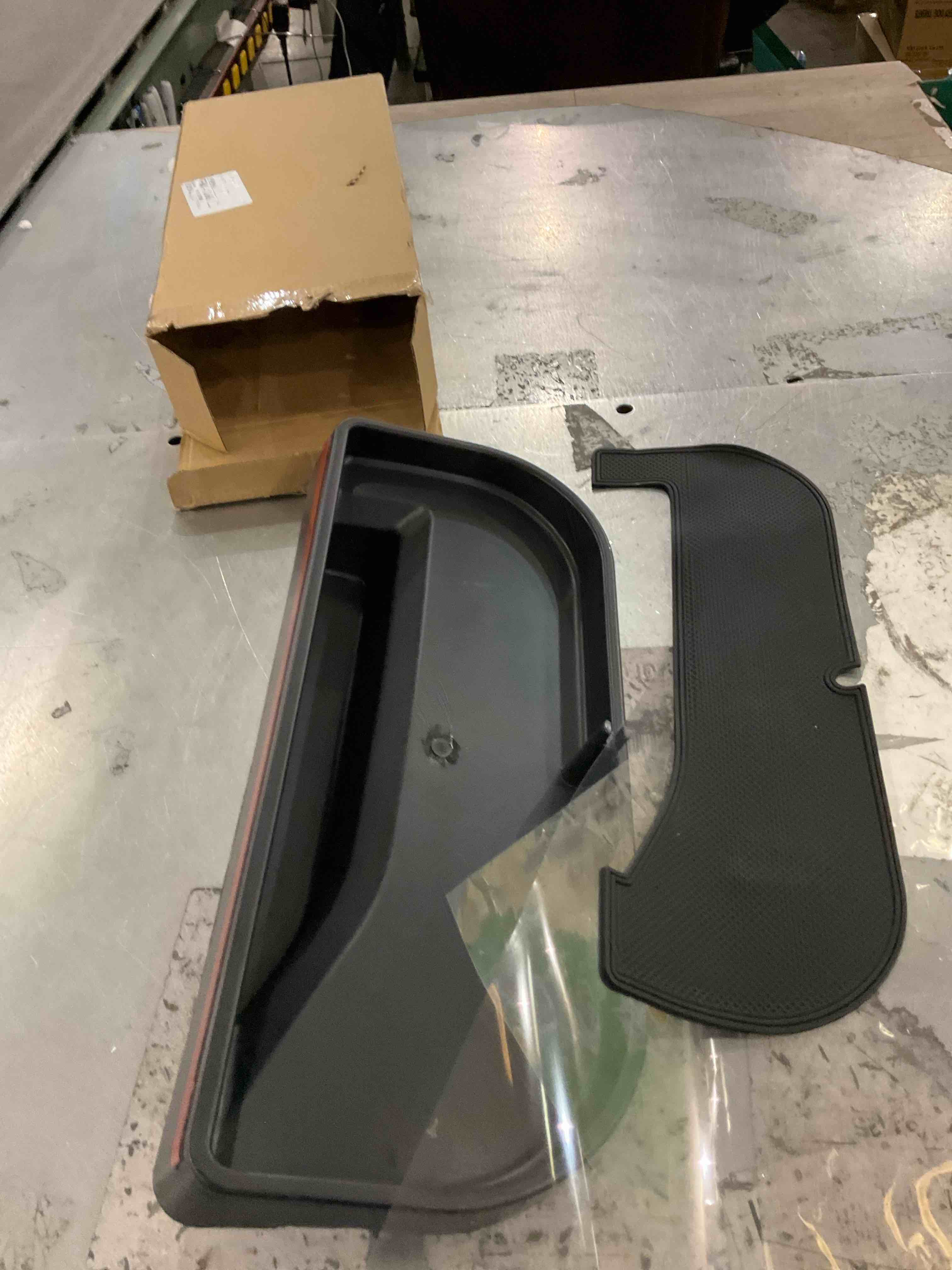 https://s3.amazonaws.com/lotting-images-prod/bidfta/PPE2573572_1745504965908.jpeg