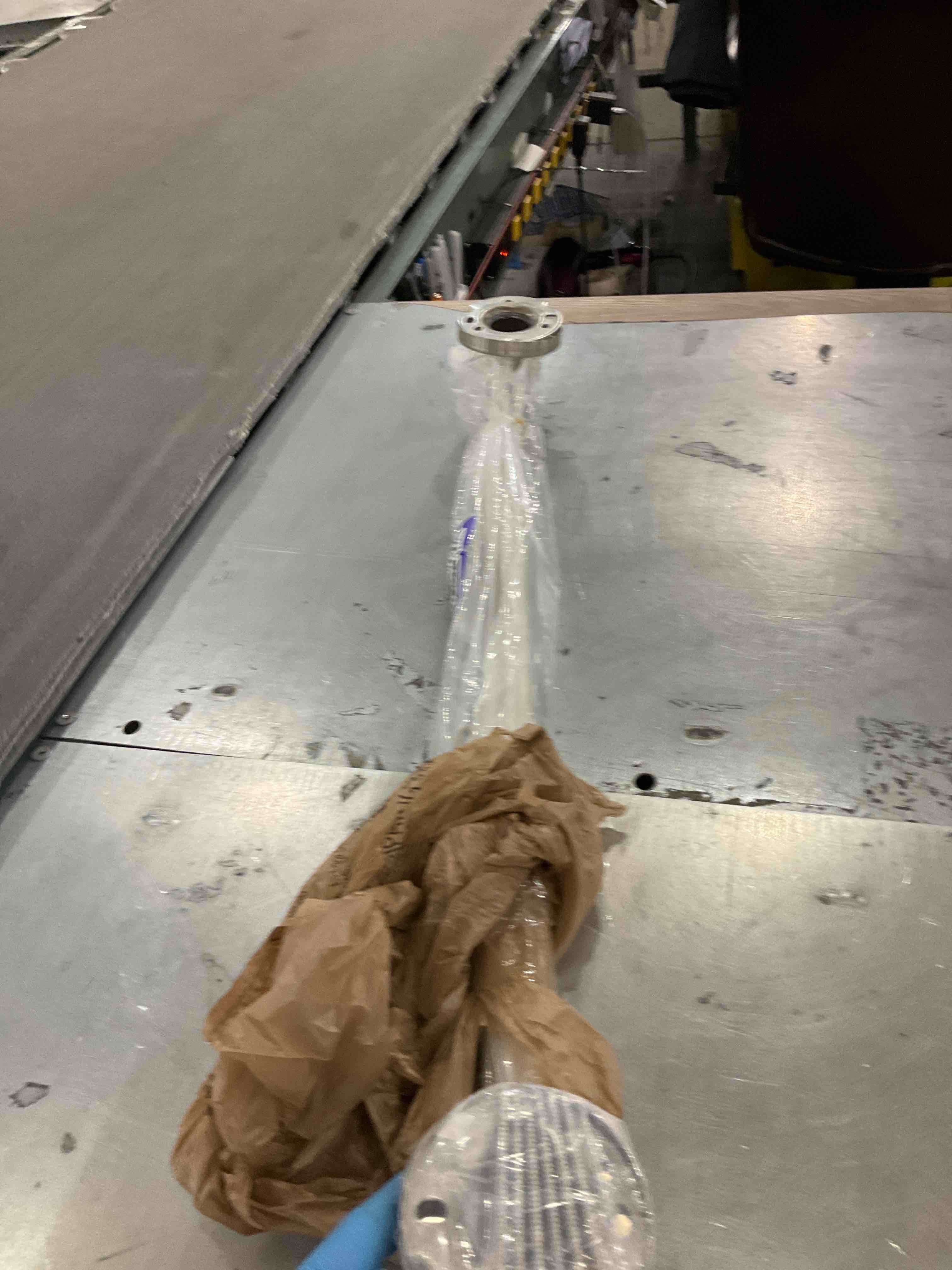 https://s3.amazonaws.com/lotting-images-prod/bidfta/PPE2573728_1745503215736.jpeg