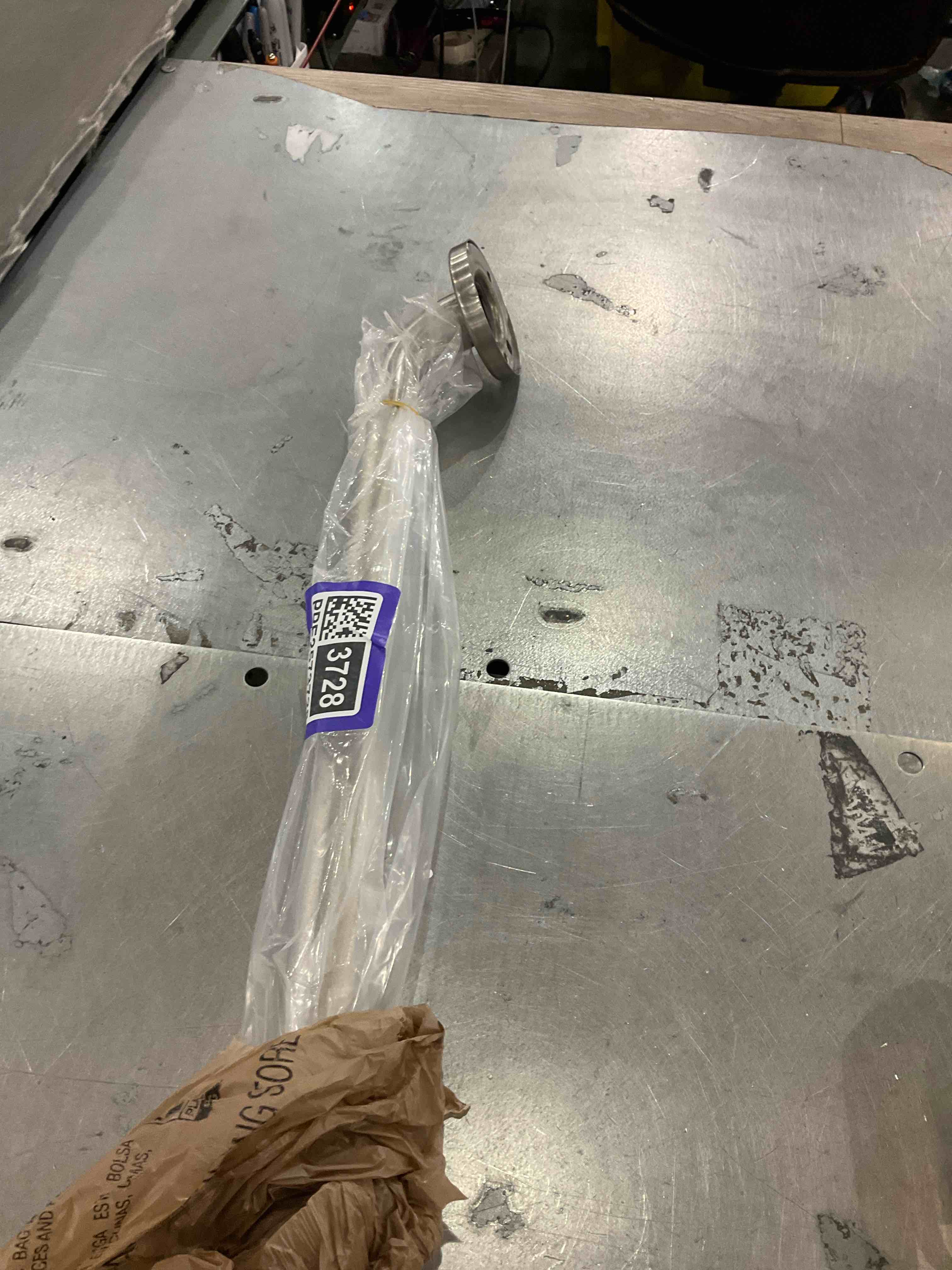 https://s3.amazonaws.com/lotting-images-prod/bidfta/PPE2573728_1745503218632.jpeg