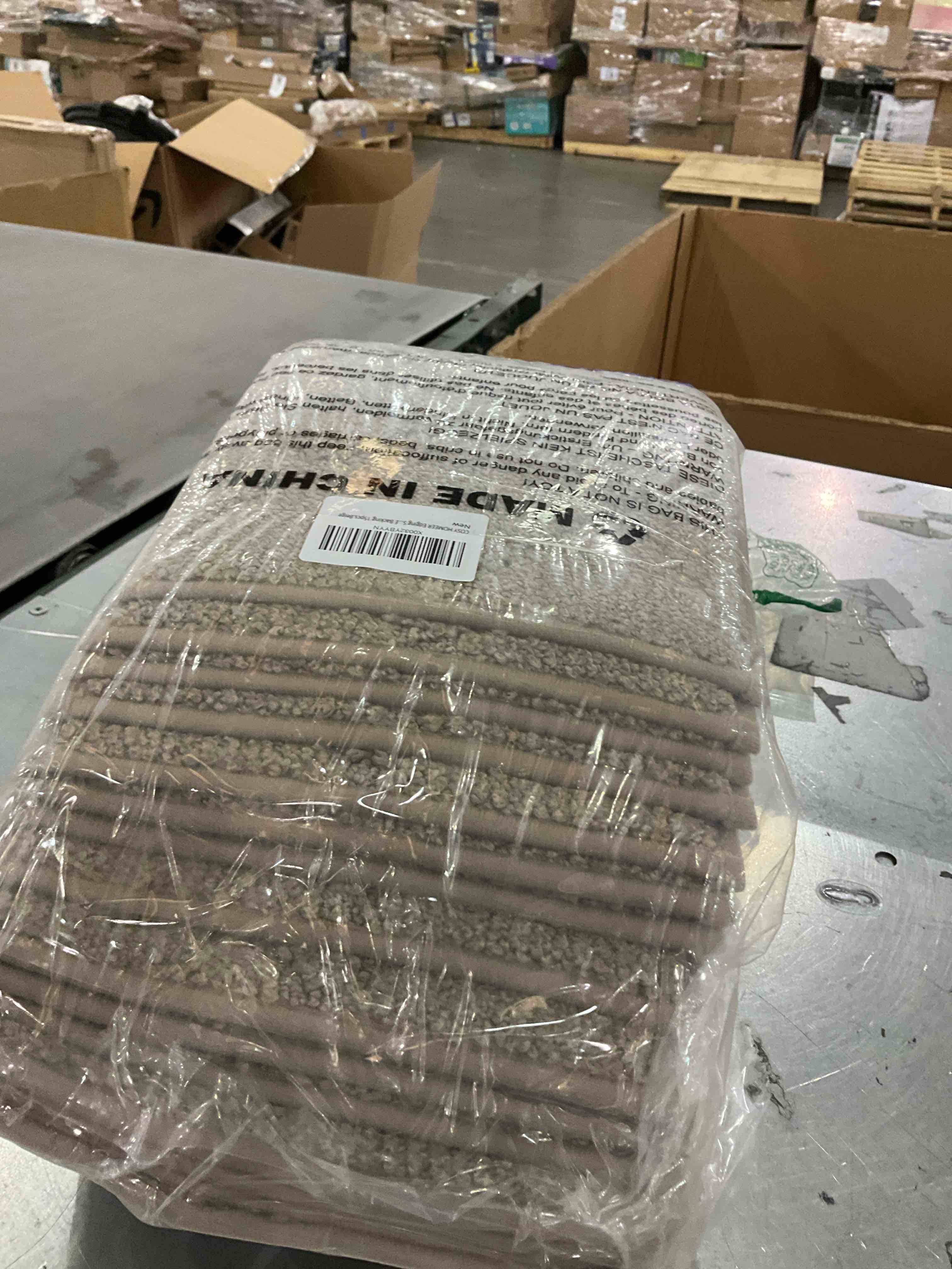 https://s3.amazonaws.com/lotting-images-prod/bidfta/PPE2573742_1745504815496.jpeg