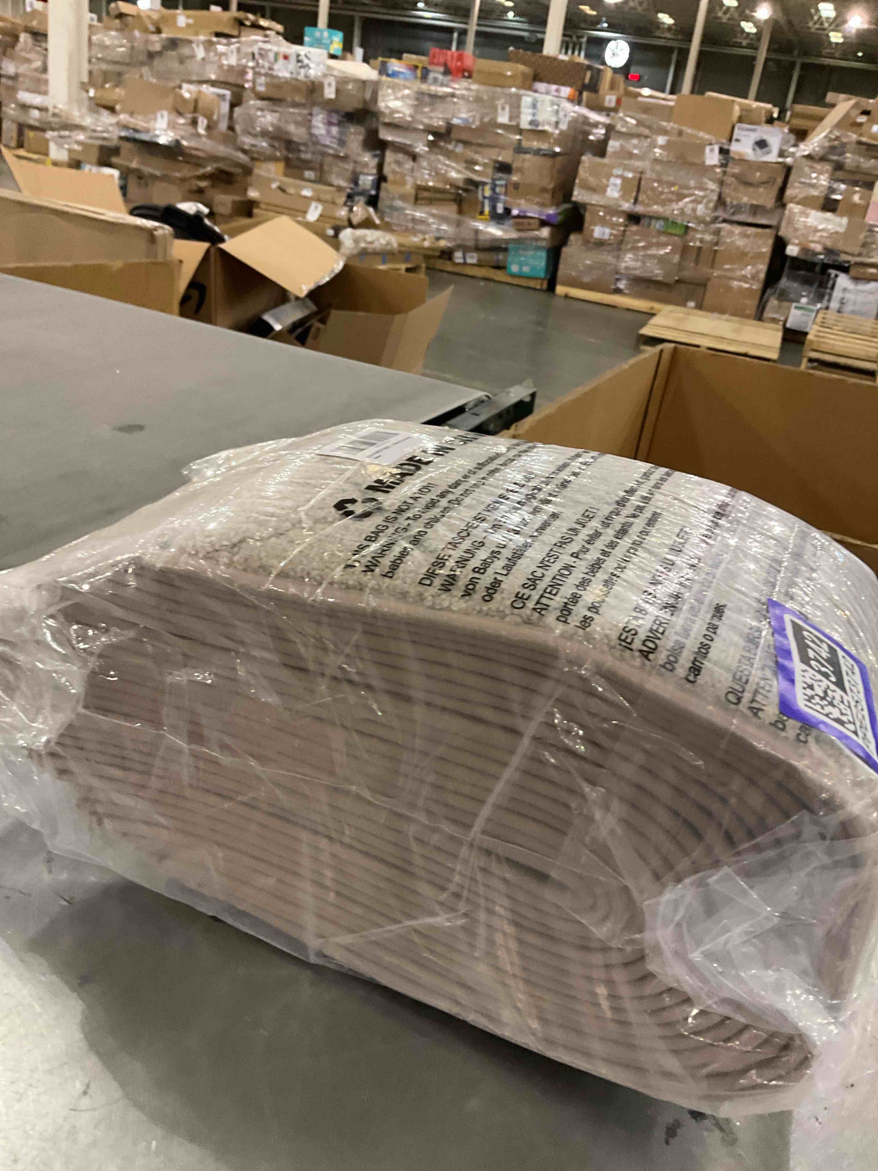 https://s3.amazonaws.com/lotting-images-prod/bidfta/PPE2573742_1745504818241.jpeg