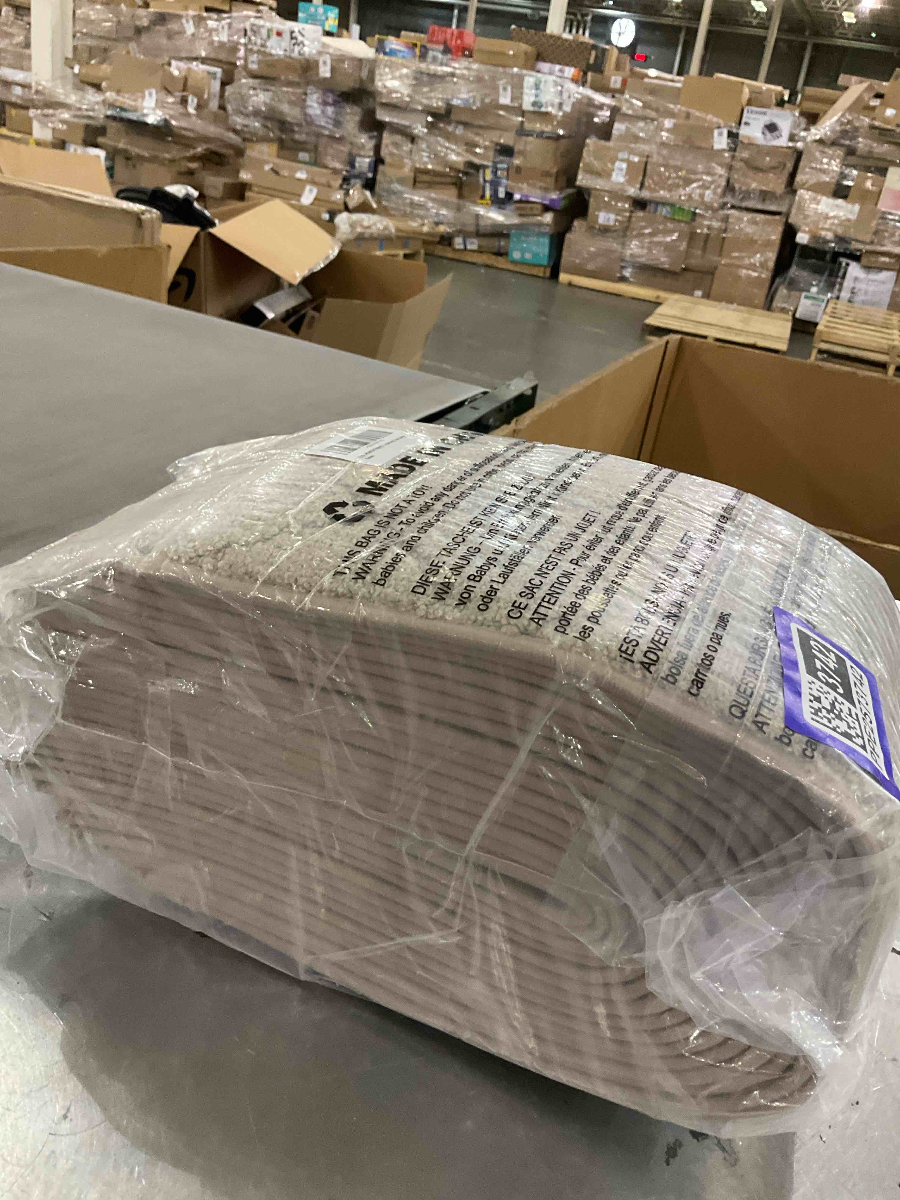https://s3.amazonaws.com/lotting-images-prod/bidfta/PPE2573742_1745504819224.jpeg