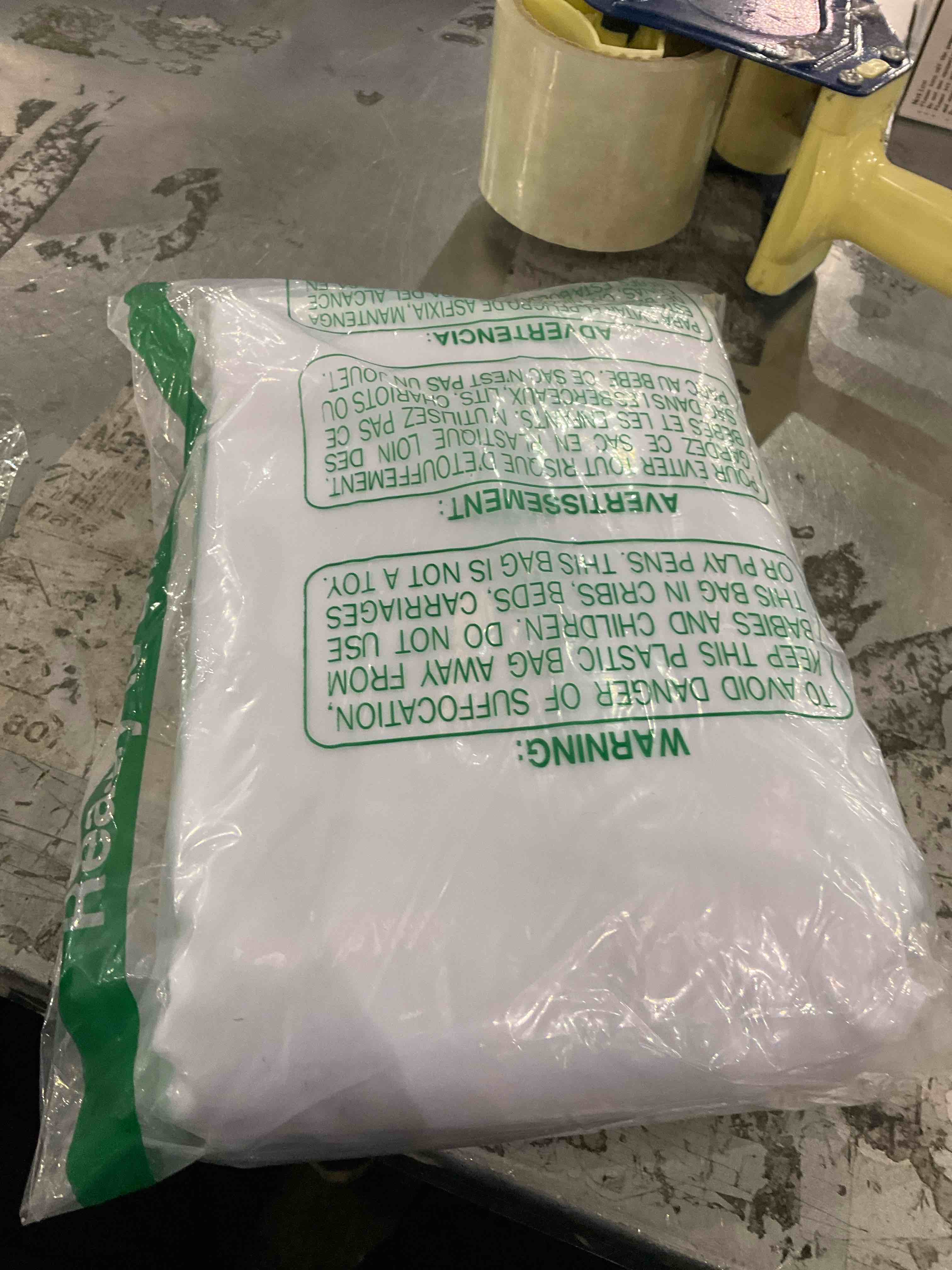 https://s3.amazonaws.com/lotting-images-prod/bidfta/PPE2573860_1745513536445.jpeg