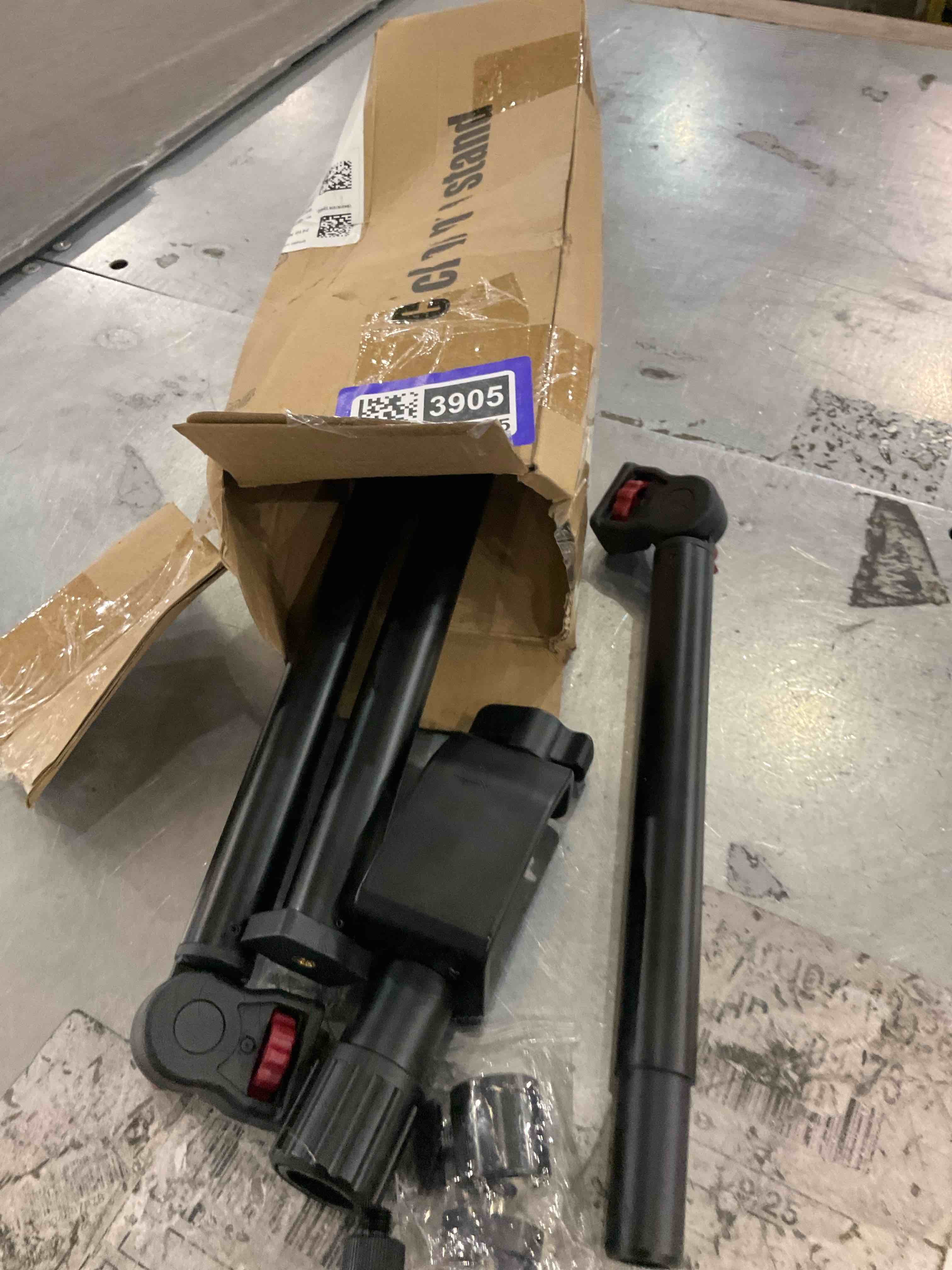 https://s3.amazonaws.com/lotting-images-prod/bidfta/PPE2573905_1745513381744.jpeg