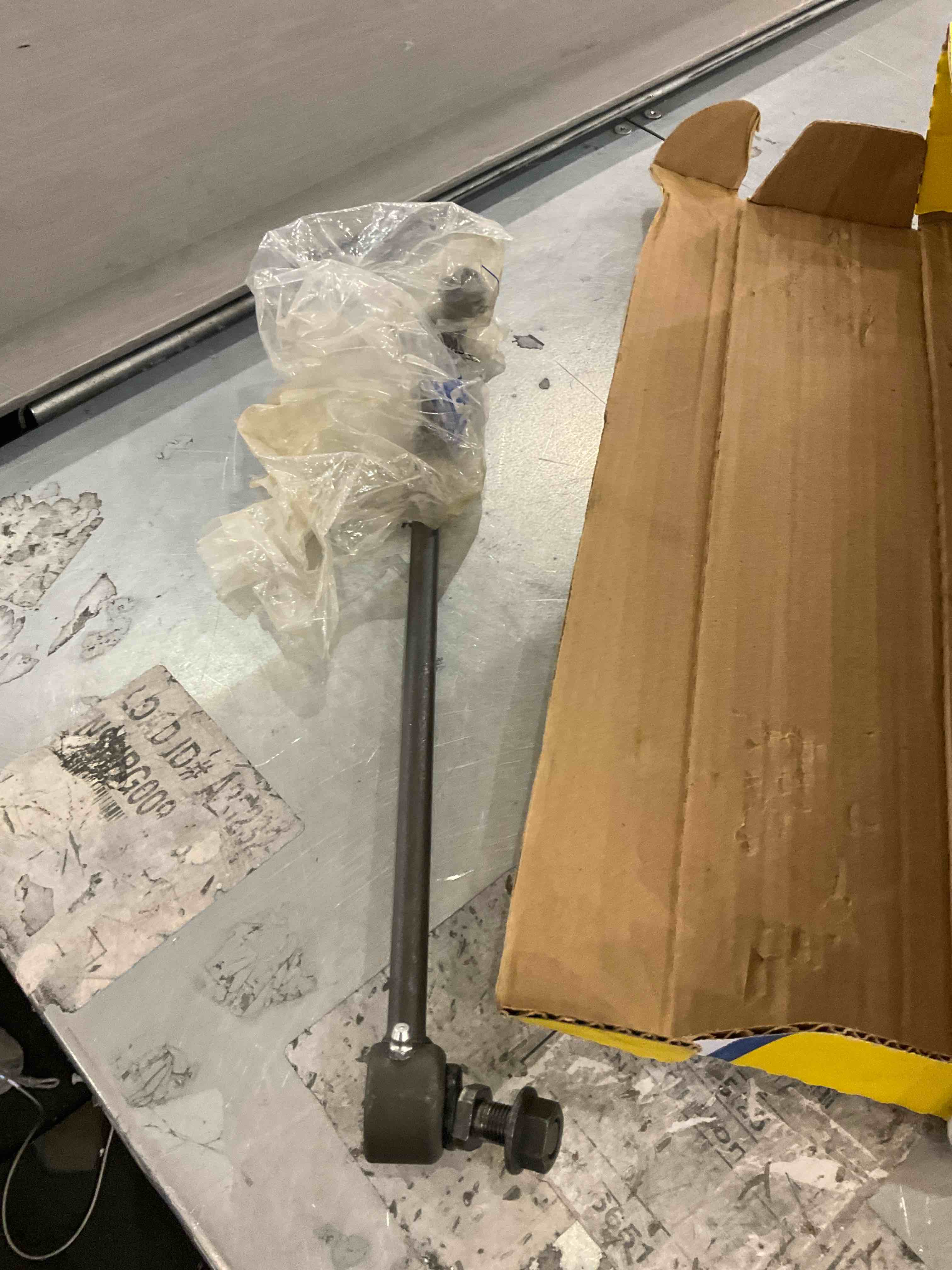 https://s3.amazonaws.com/lotting-images-prod/bidfta/PPE2573910_1745513510051.jpeg