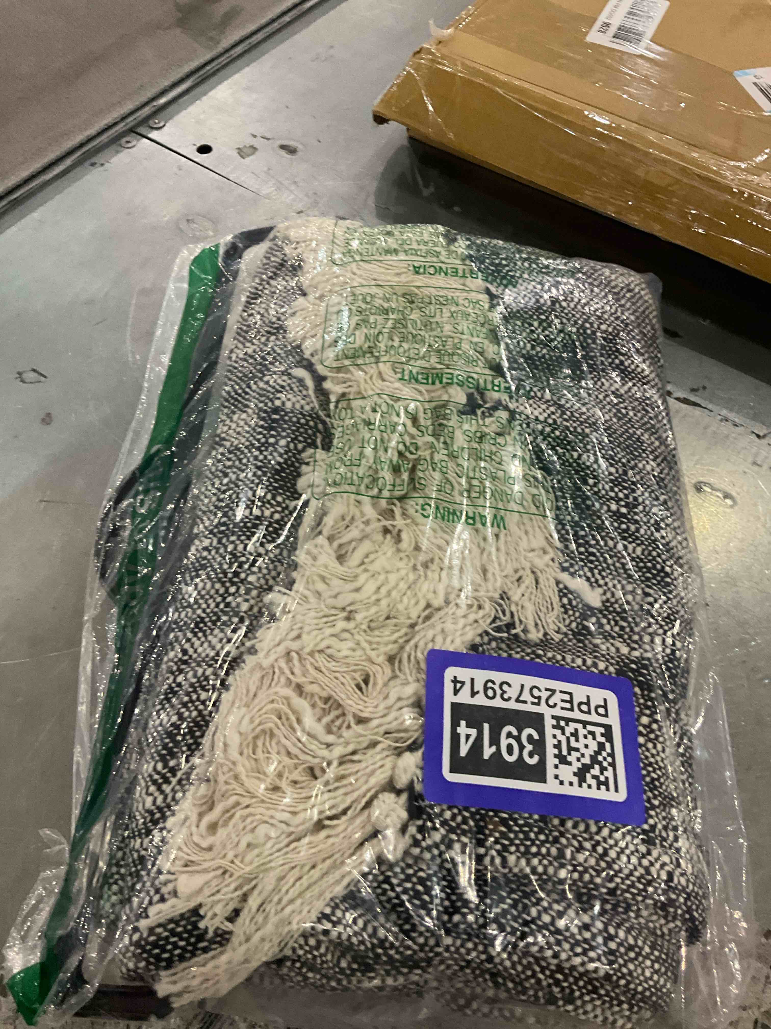 https://s3.amazonaws.com/lotting-images-prod/bidfta/PPE2573914_1745514022902.jpeg