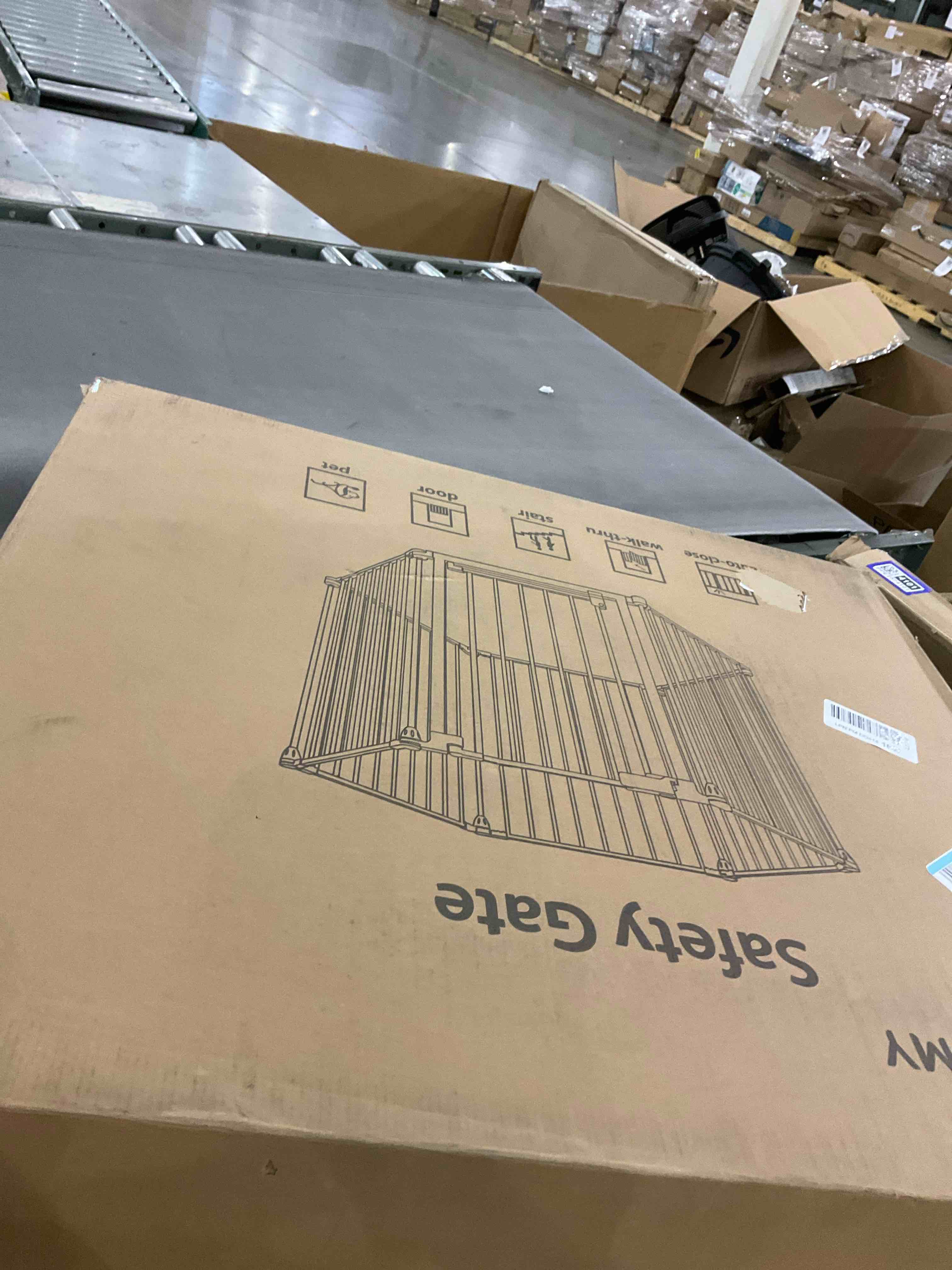 https://s3.amazonaws.com/lotting-images-prod/bidfta/PPE2574042_1745581406005.jpeg