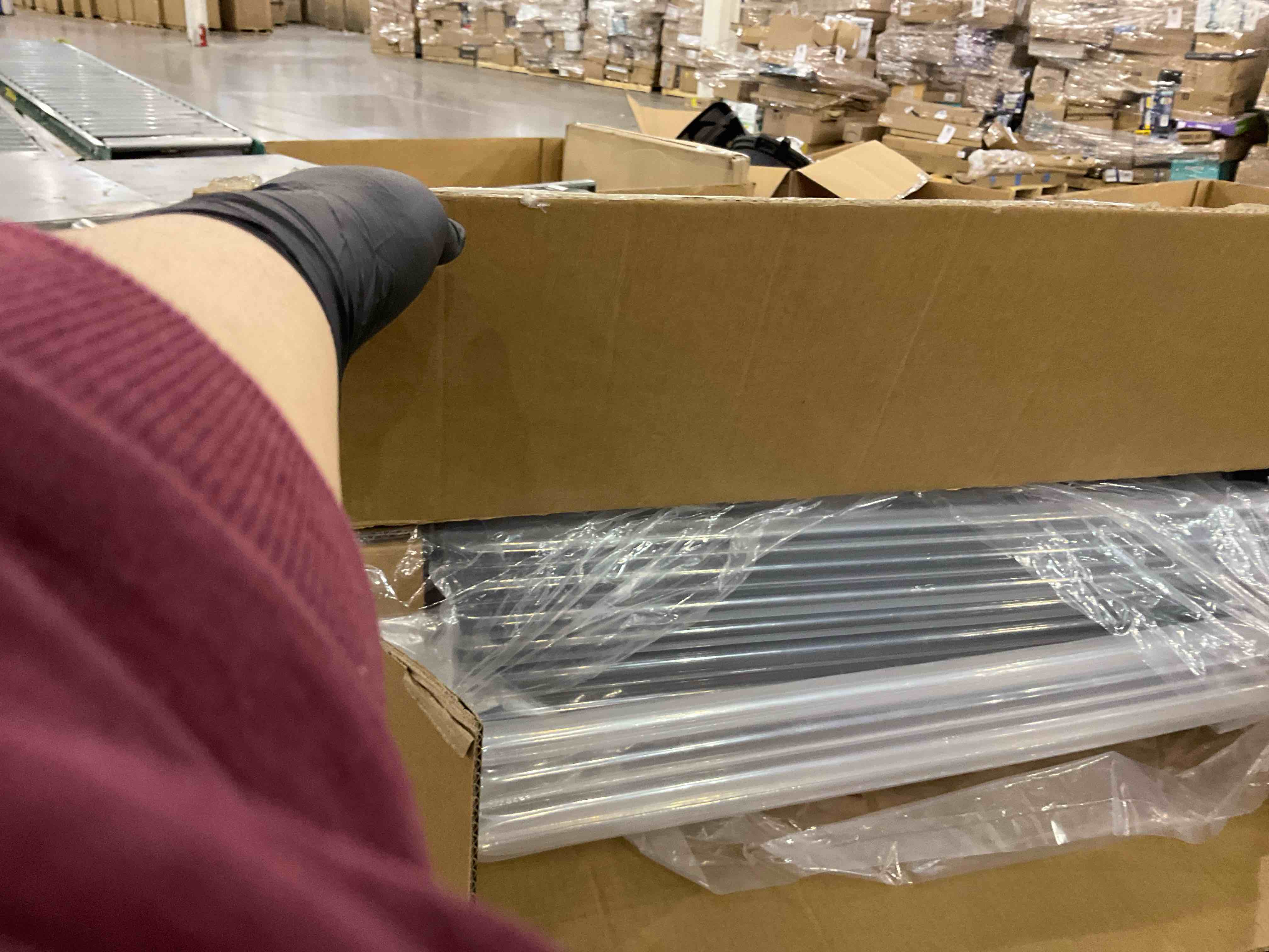 https://s3.amazonaws.com/lotting-images-prod/bidfta/PPE2574042_1745581425716.jpeg