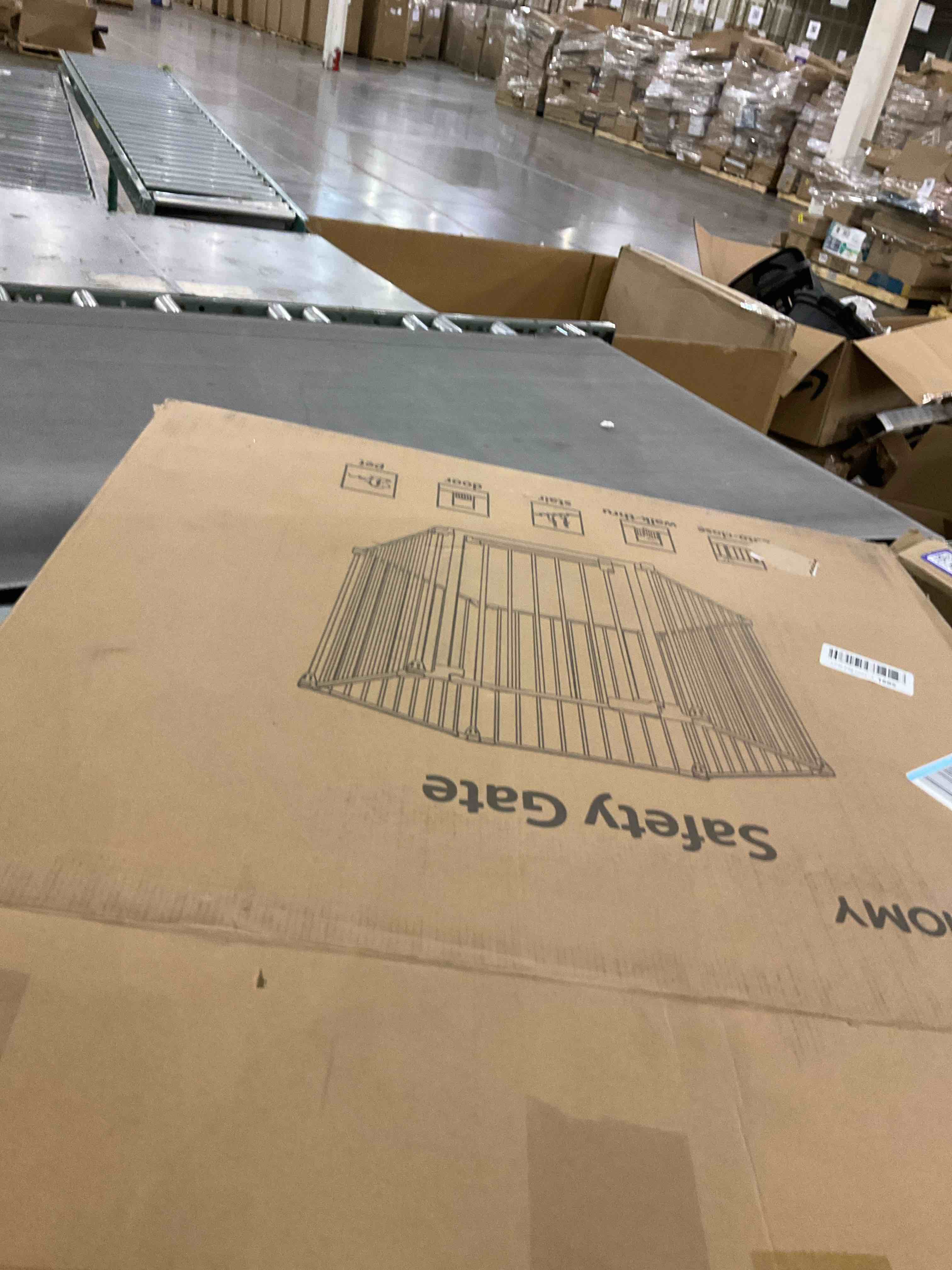 https://s3.amazonaws.com/lotting-images-prod/bidfta/PPE2574042_1745581430804.jpeg