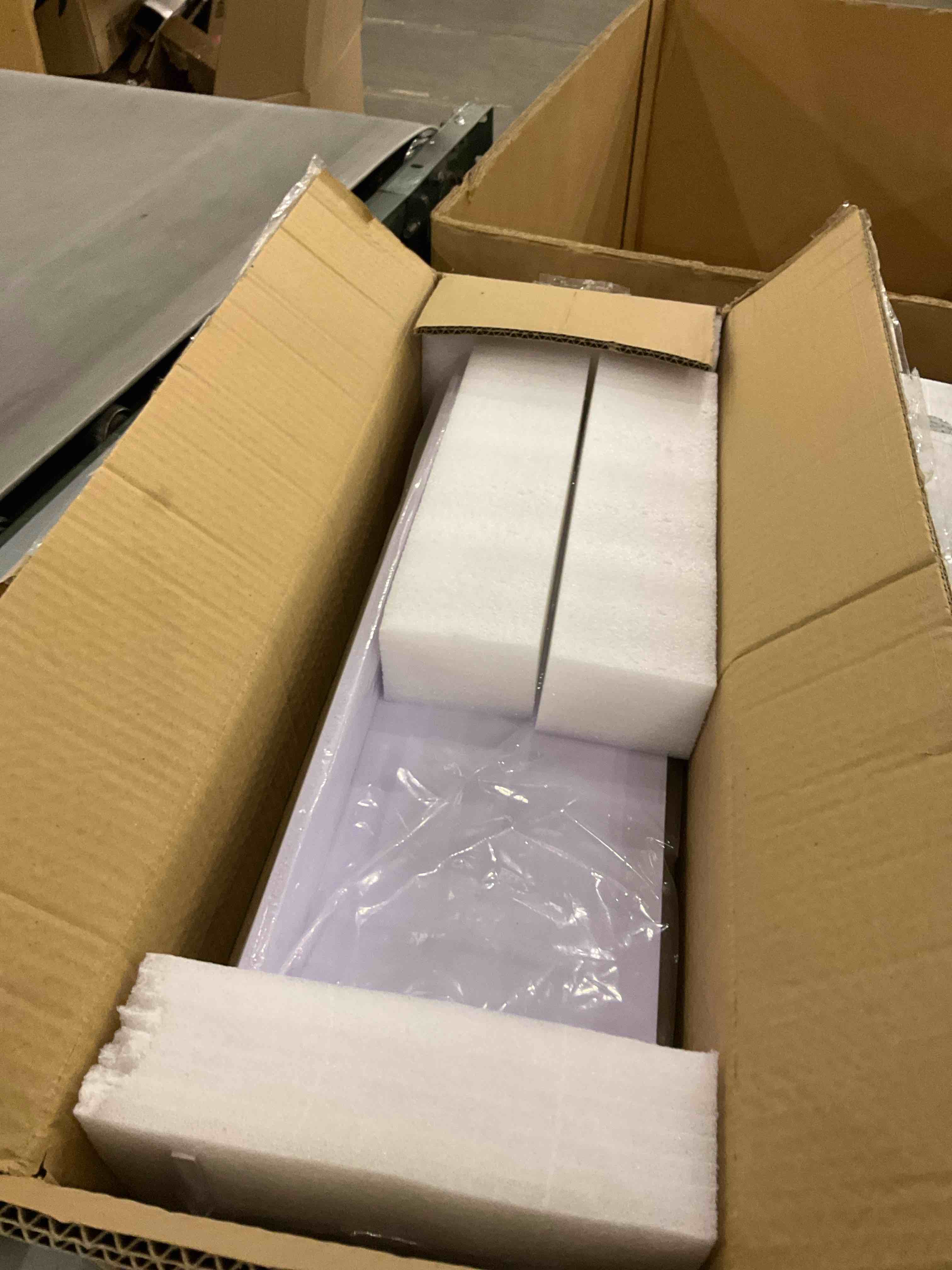 https://s3.amazonaws.com/lotting-images-prod/bidfta/PPE2574043_1745519583563.jpeg